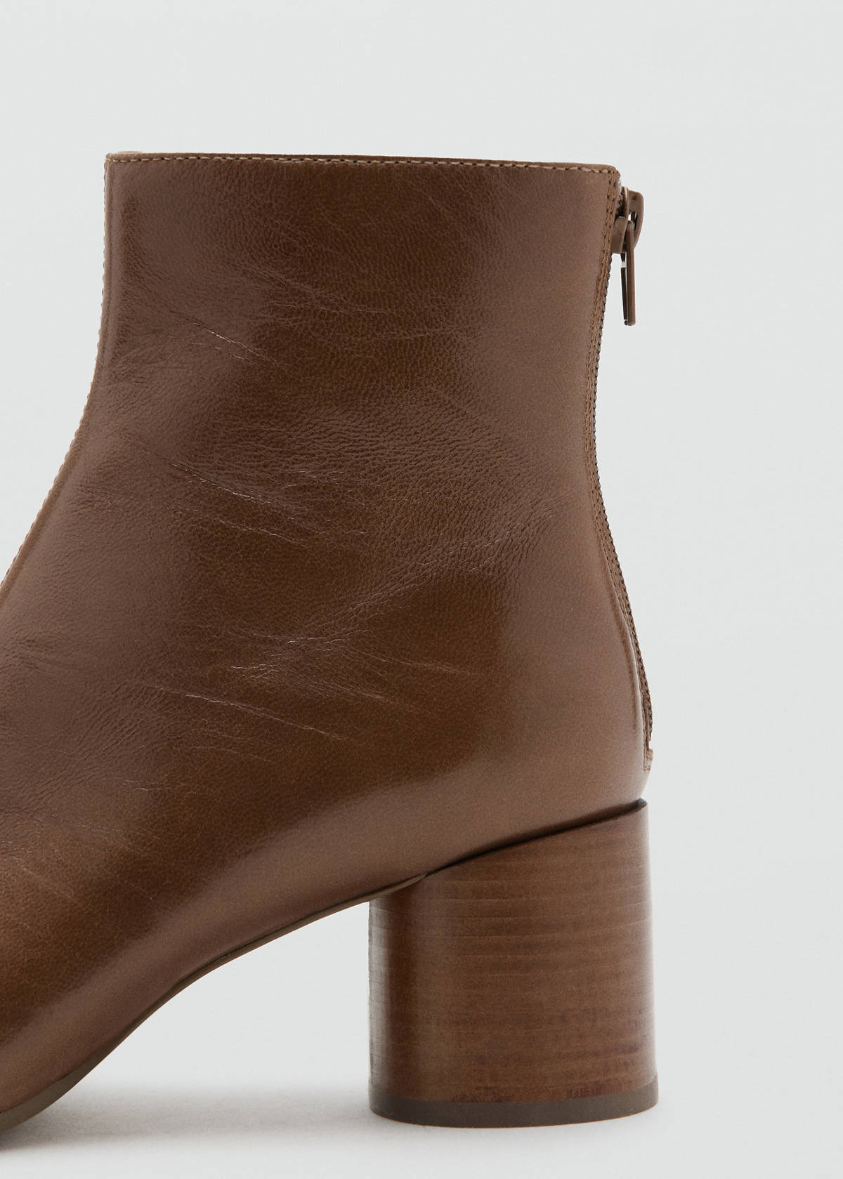 Leather ankle boots with block heel — Brown