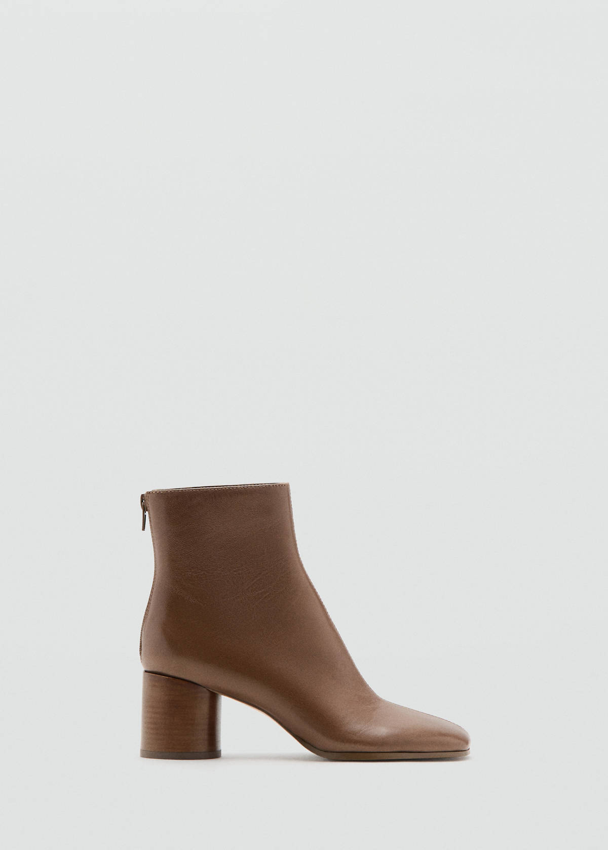 Leather ankle boots with block heel — Brown