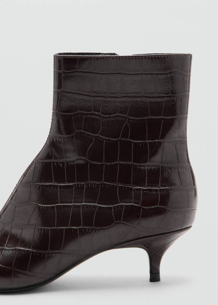 Kitten heel pointed-toe ankle boot — Burgundy