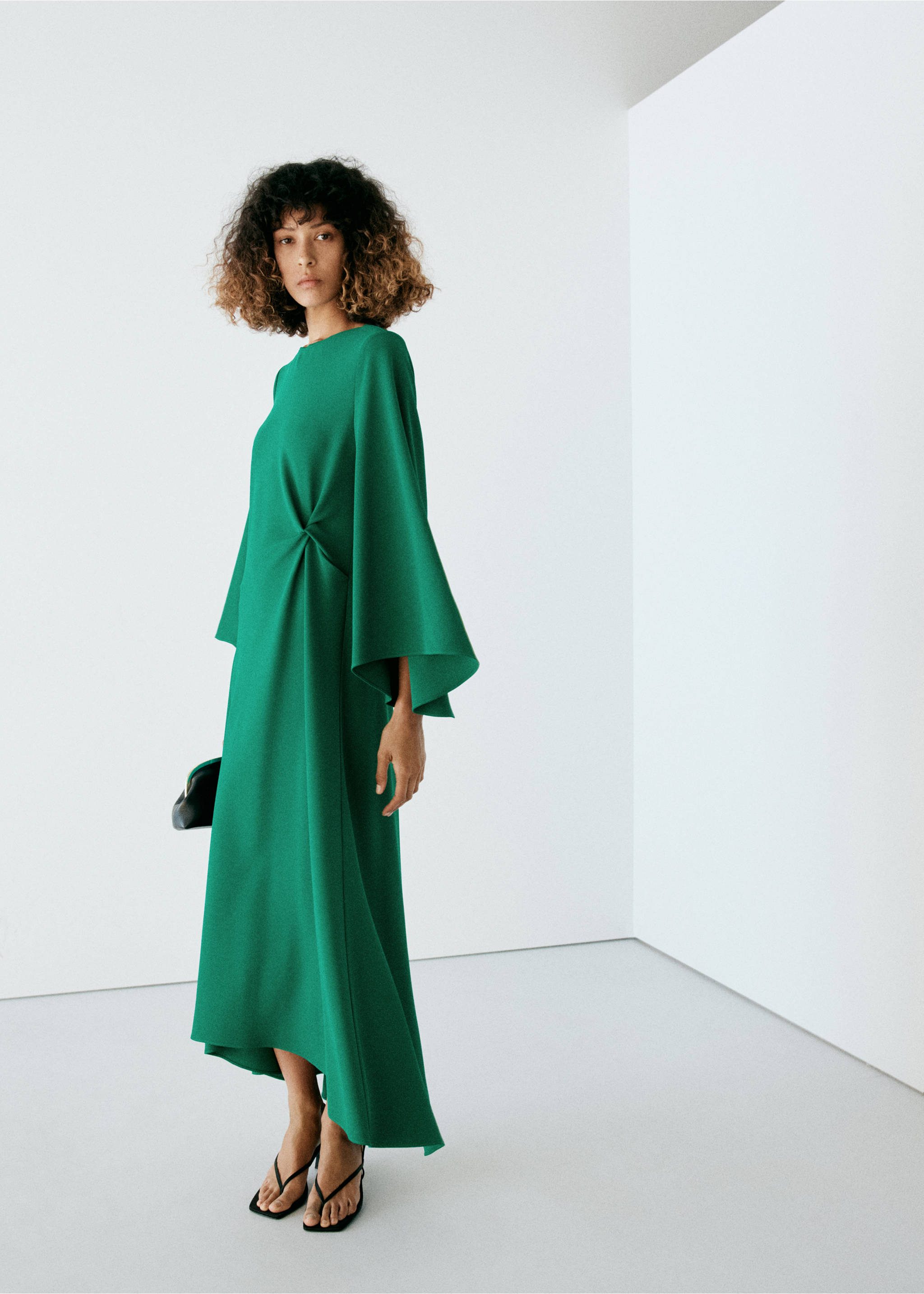 Flared-sleeve dress with knot detail - General plane, Green. Ref: 37006000-00.