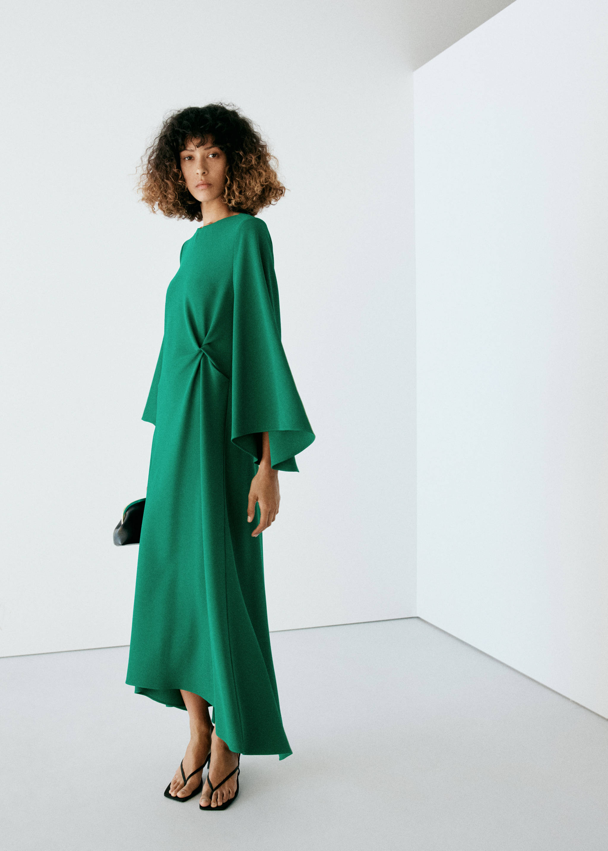 Flared-sleeve dress with knot detail - General plane