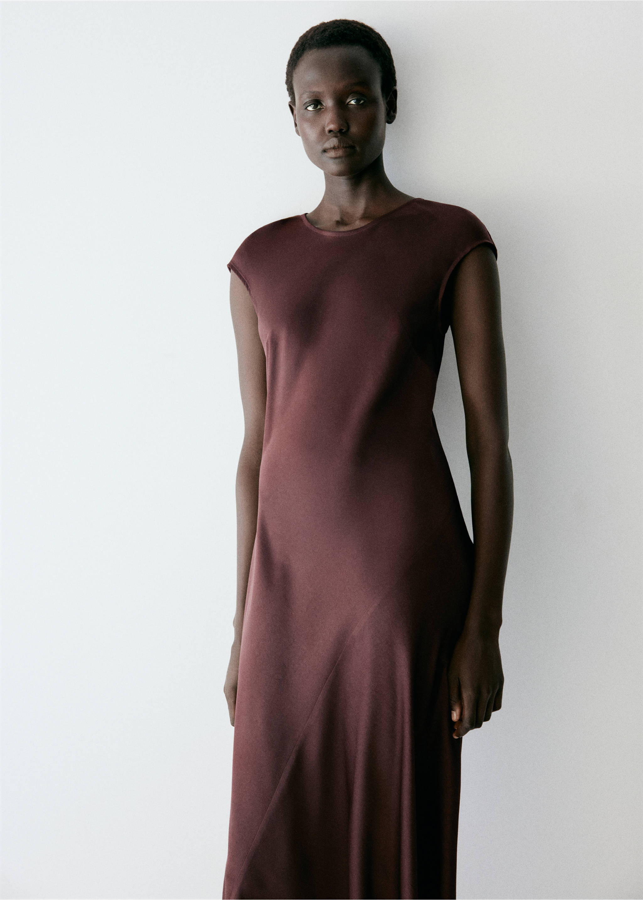 Robe stemy - Plan moyen, Marron. Ref: 37006001-00.