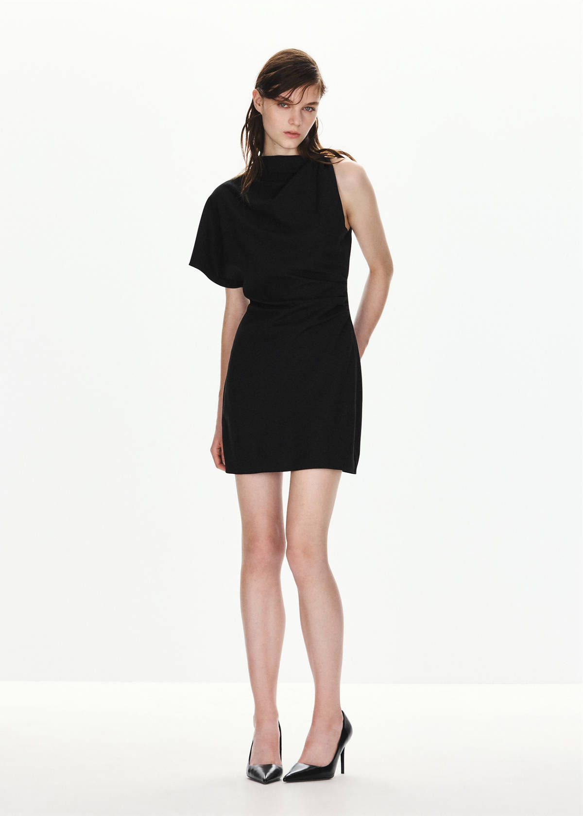 Asymmetric dress with metallic detail — Black