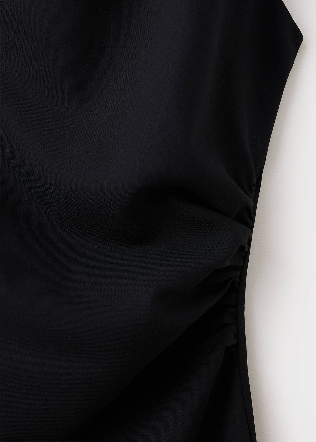 Asymmetric dress with metallic detail — Black