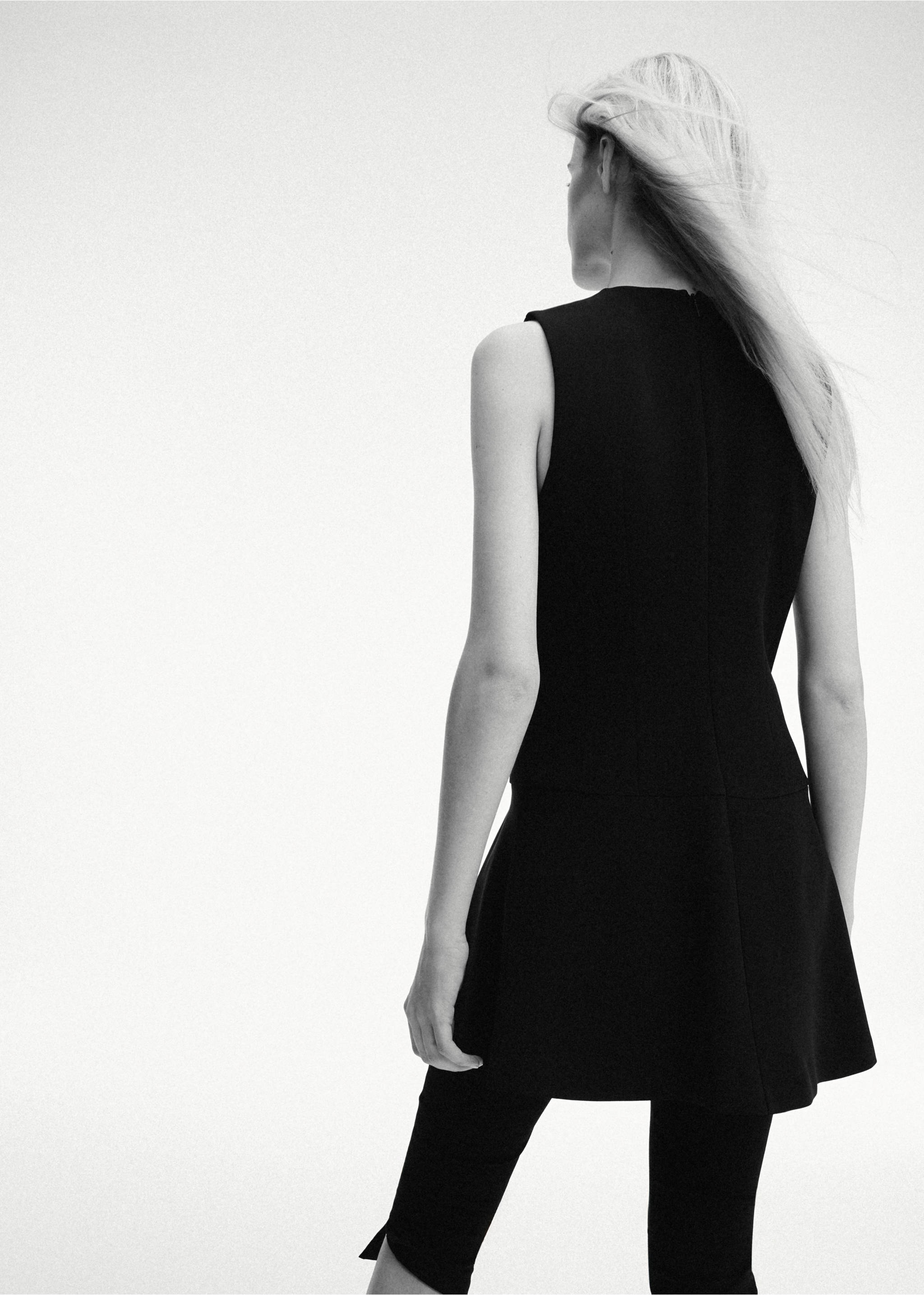 Robe courte avec détail de couture - Verso de l’article, Noir. Ref: 37006004-00.