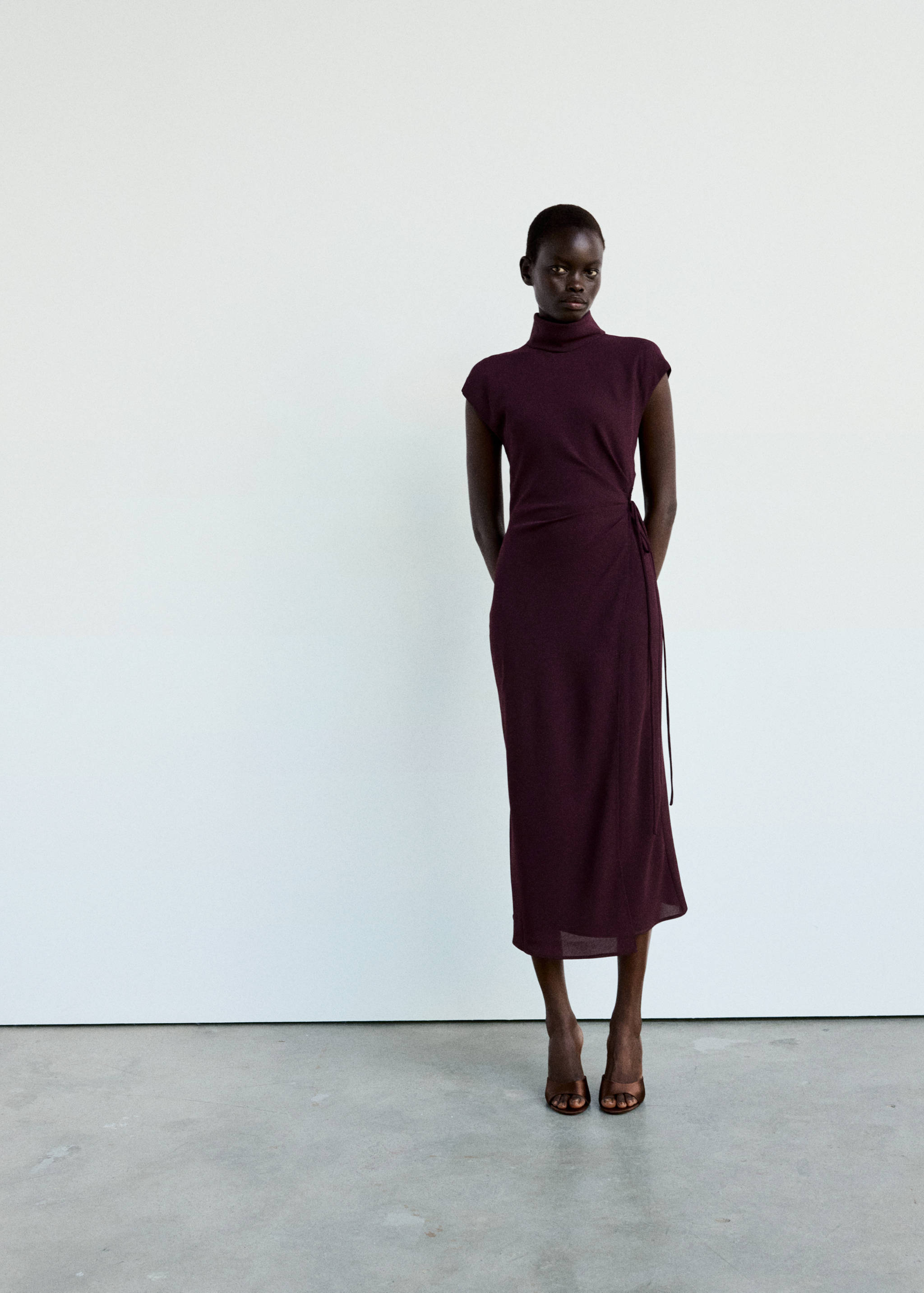 Turtleneck wrap dress - General plane