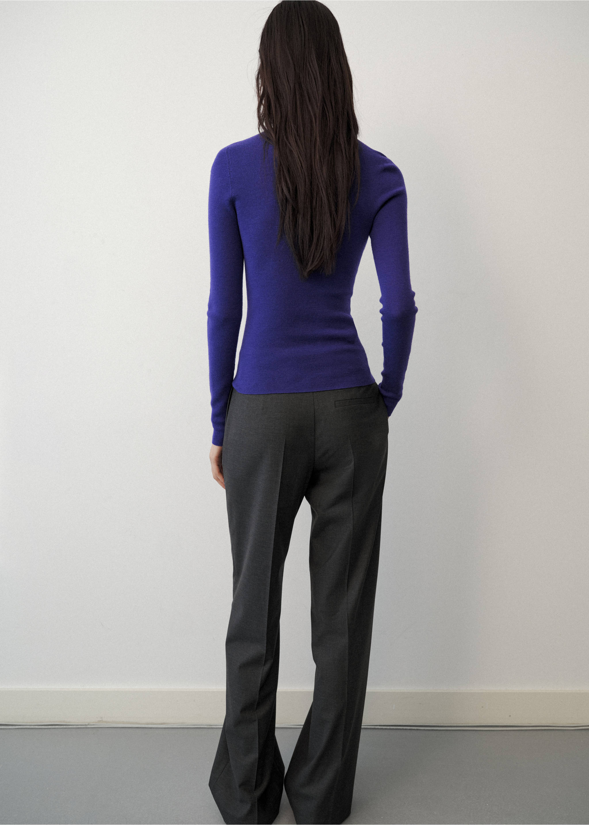 Pull-over 100 % laine col montant - Verso de l’article, Violet. Ref: 37006337-00.