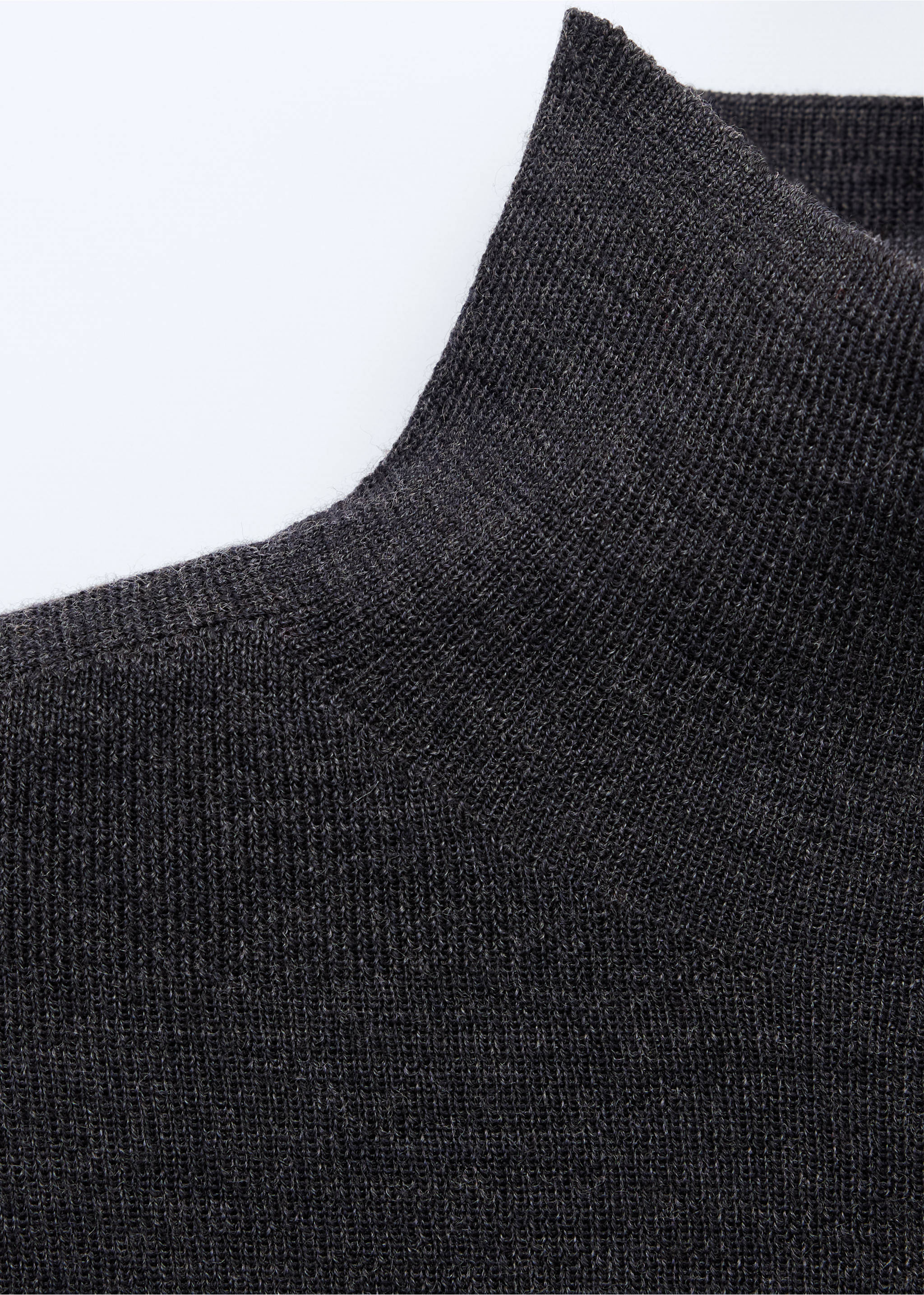 Pull-over 100 % laine col montant - Détail de l'article 8, Gris anthracite. Ref: 37006337-00.