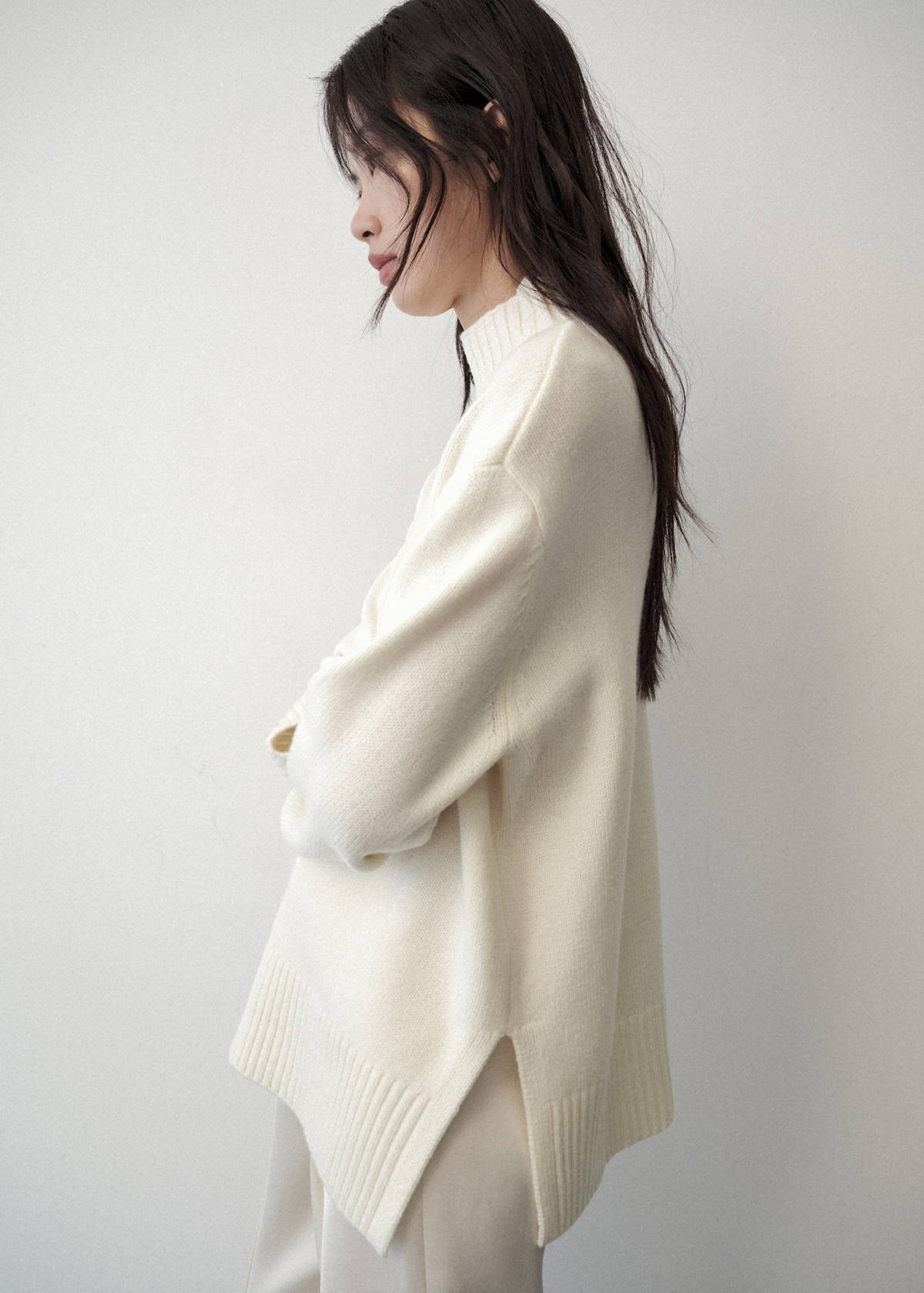 Turtleneck wool sweater — White
