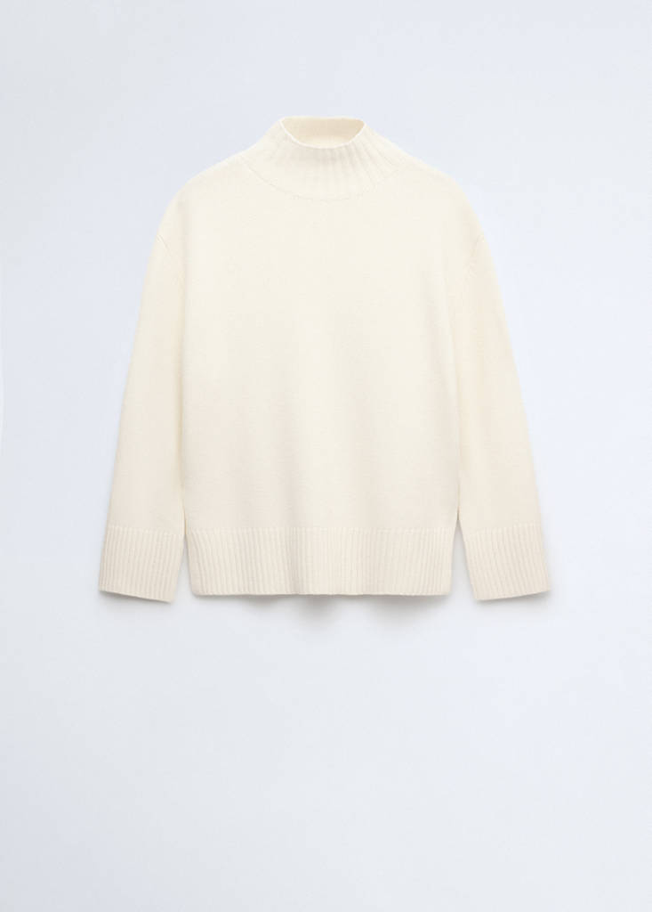 Turtleneck wool sweater — White