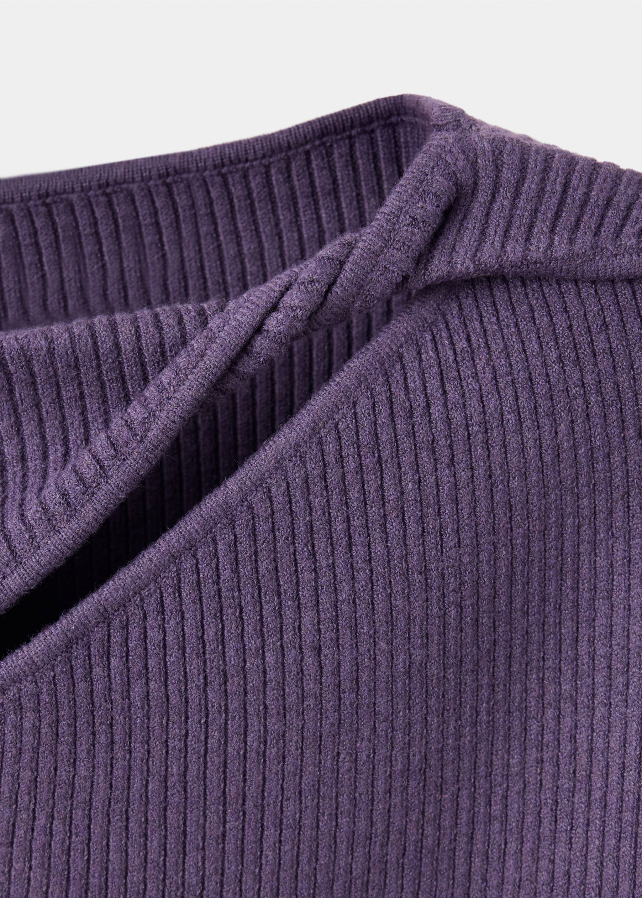 Ribbed jumper with cut-out detail - Details of the article 8, Violet. Ref: 37006344-00.