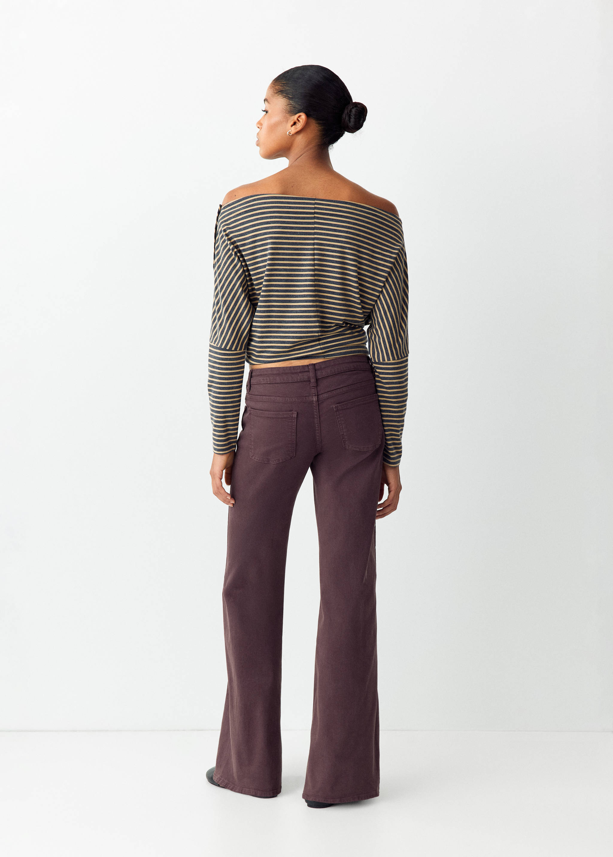 Pantalon avec détails d’œillets métalliques - Verso de l’article