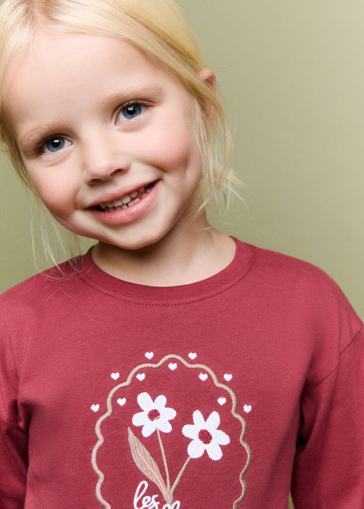 T-shirt with embroidered detail — Cherry