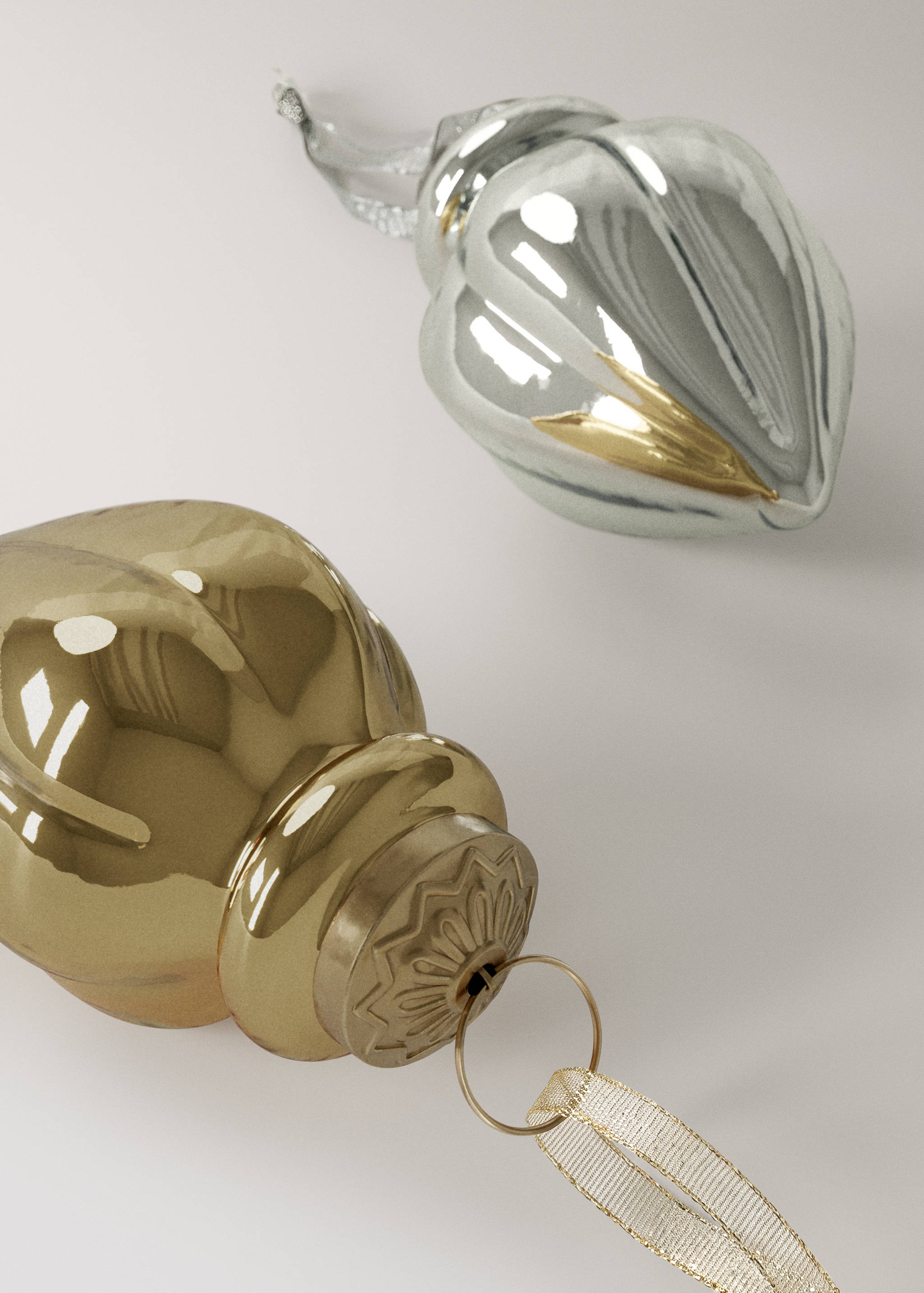 CHRISTMAS ORNAMENT GOLDIE - Detail des Artikels 2