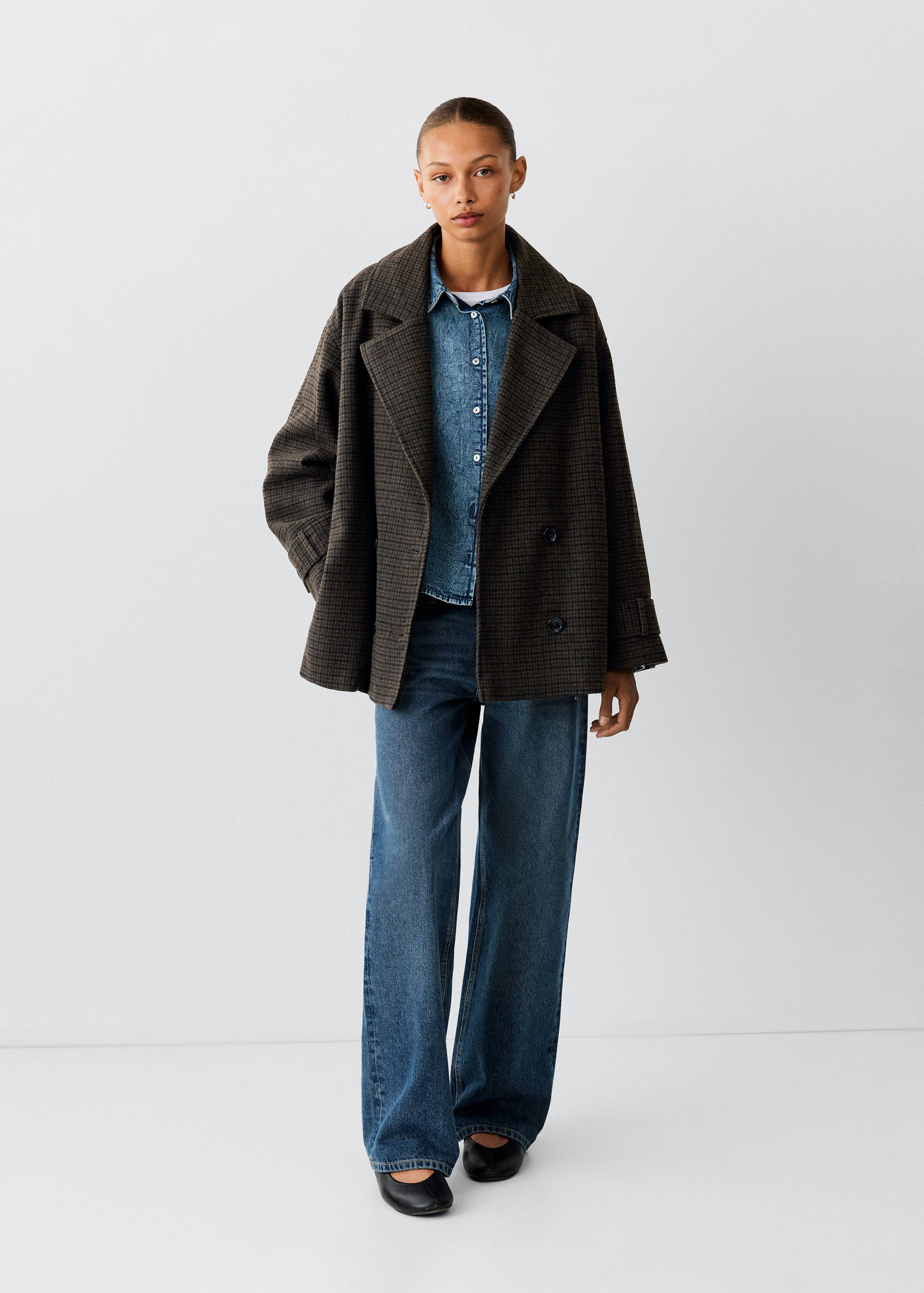 Manteau oversize en drap à carreaux - Plan général