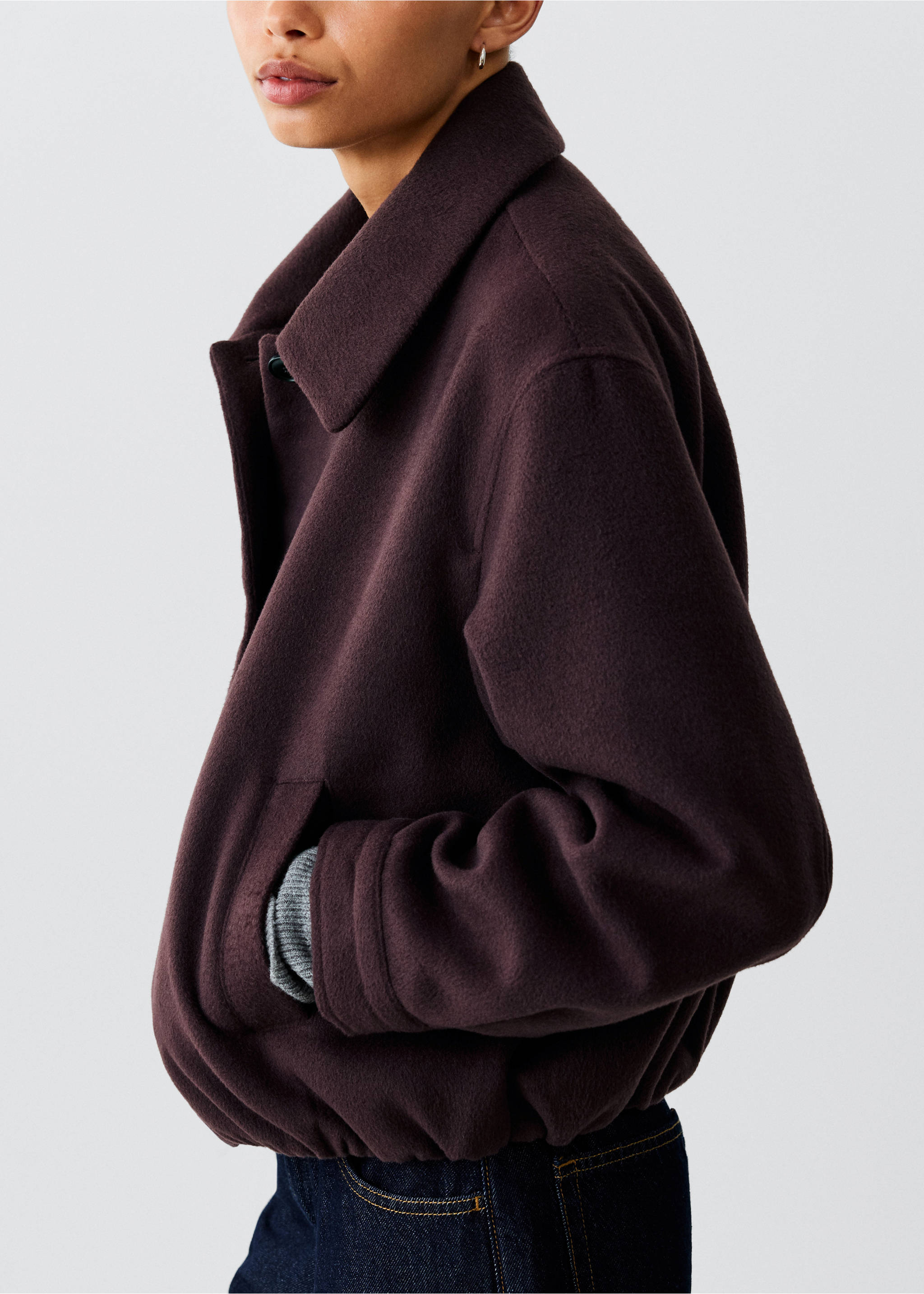 Short coat with a shirt collar - Details of the article 3, Maroon. Ref: 37007122-00.