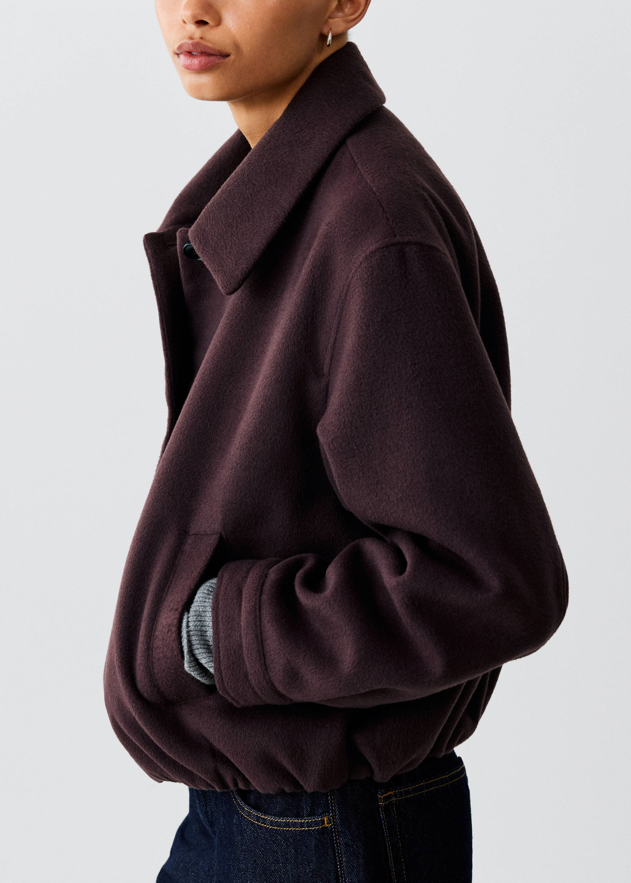 Short coat with a shirt collar - Details of the article 3