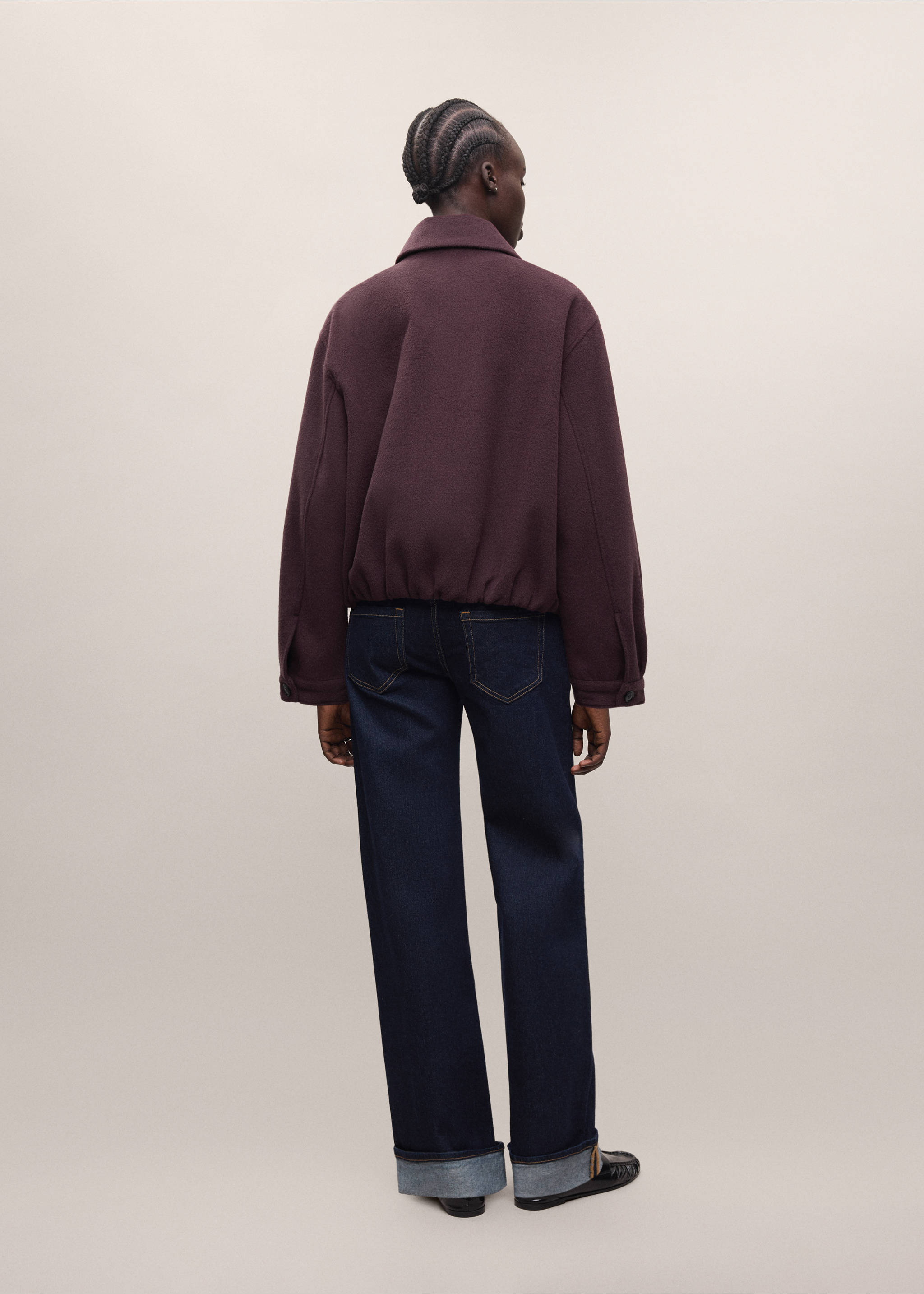 Dark plum purple coat seen from the back, with a classic collar and elasticated hem., Maroon. Ref: 37007122-01.
