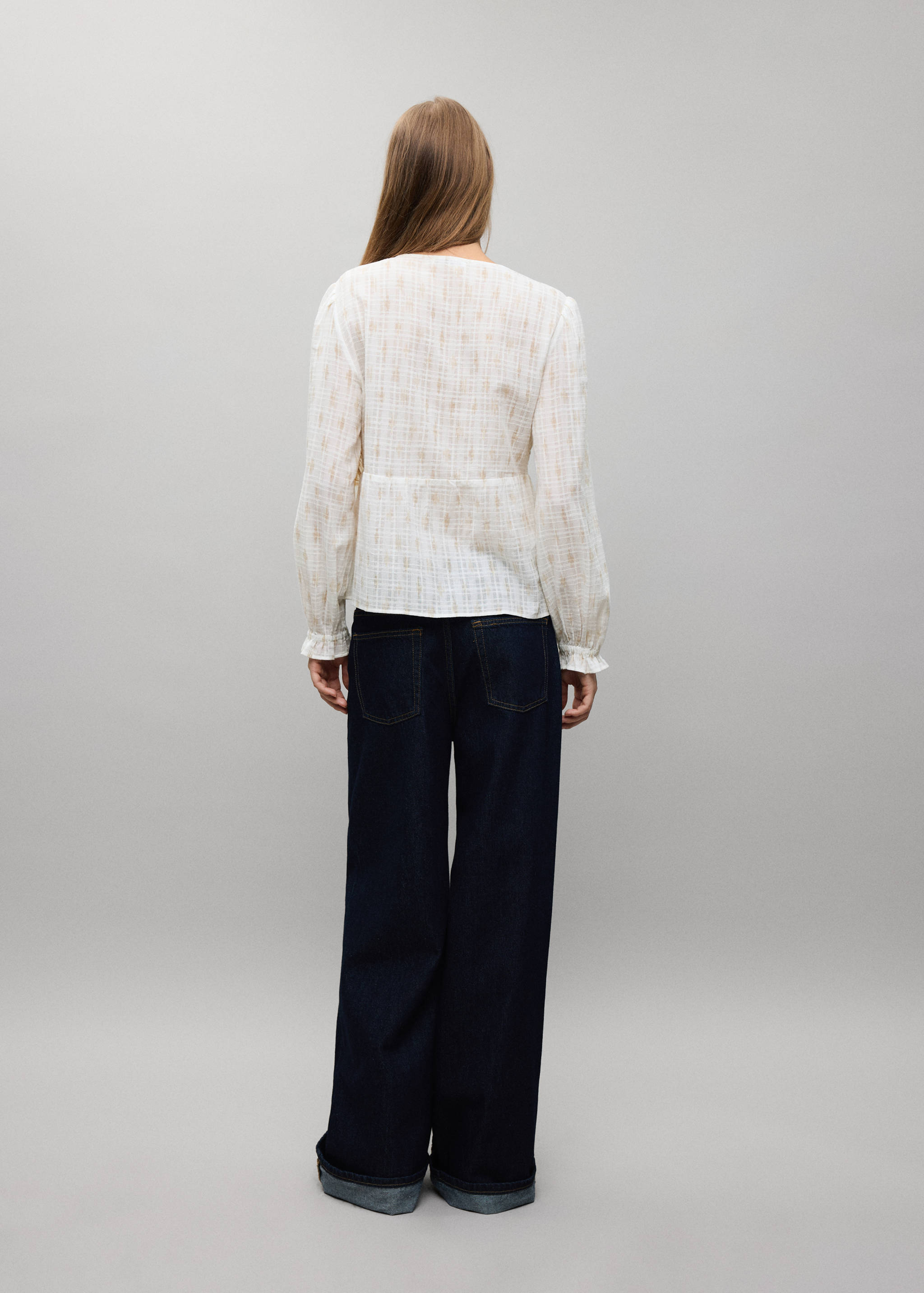 100% cotton gathered shirt - Reverse of the article
