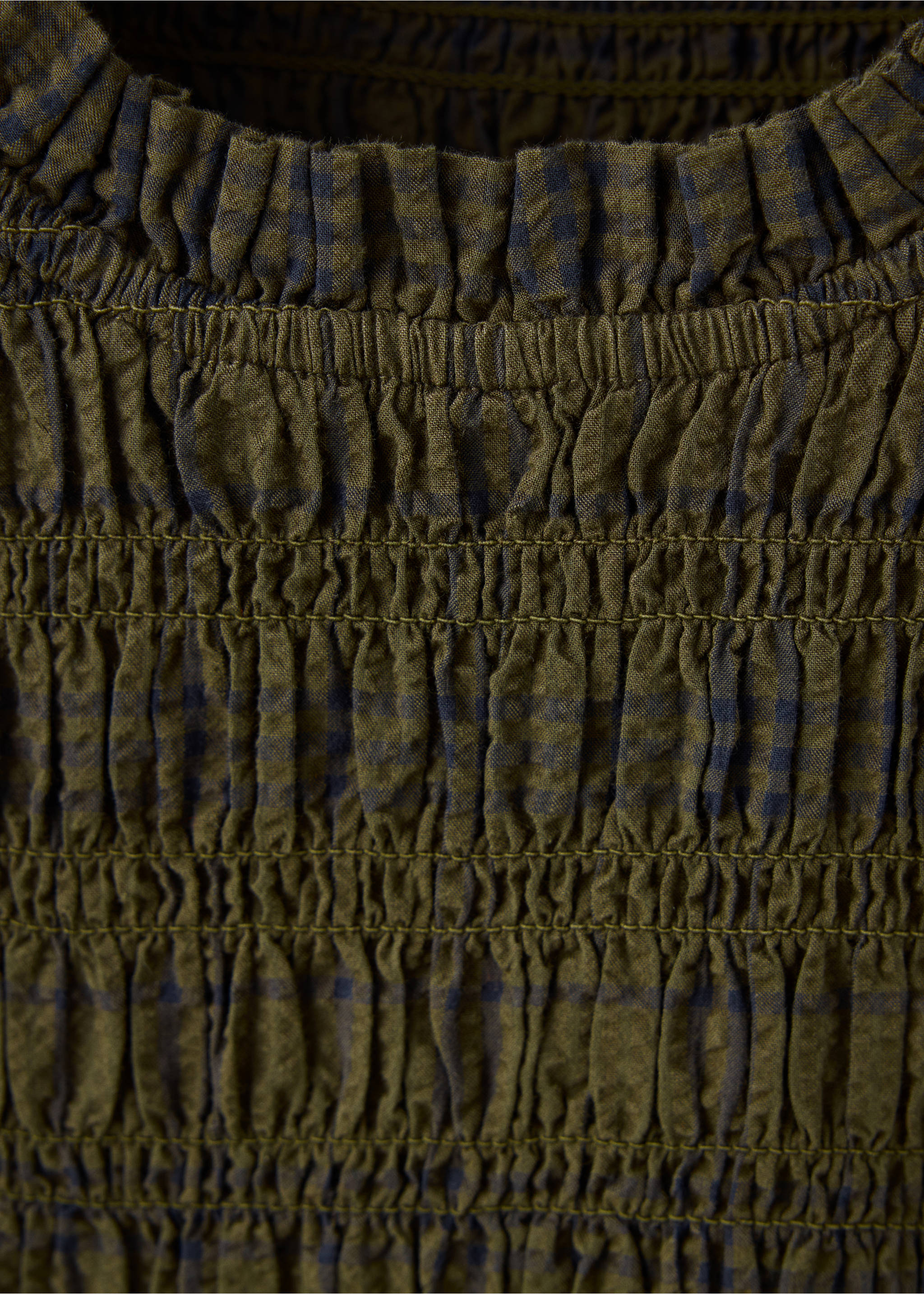 Blouse ascot - Details of the article 8, Green. Ref: 37007133-00.