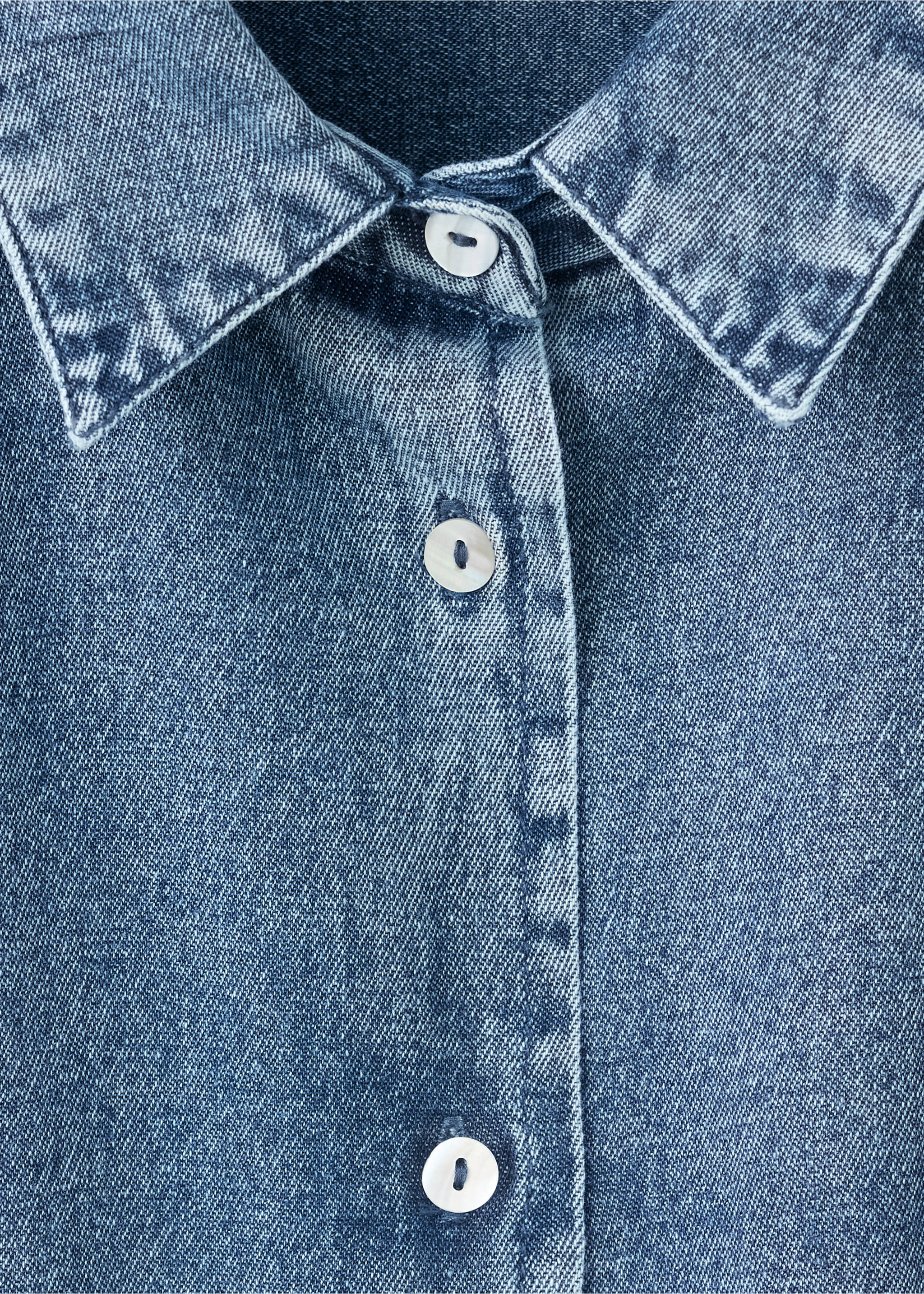 Camisa denim detalles fruncidos - Detalle del artículo 8, Azul oscuro. Ref: 37007136-00.