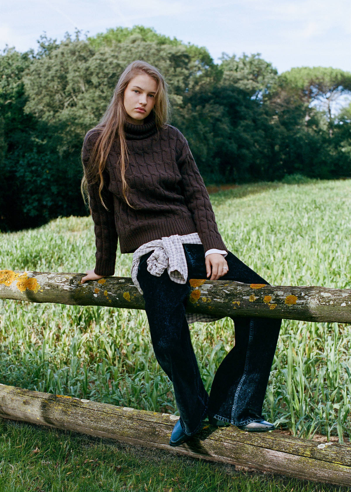 Twisted turtleneck sweater — Brown