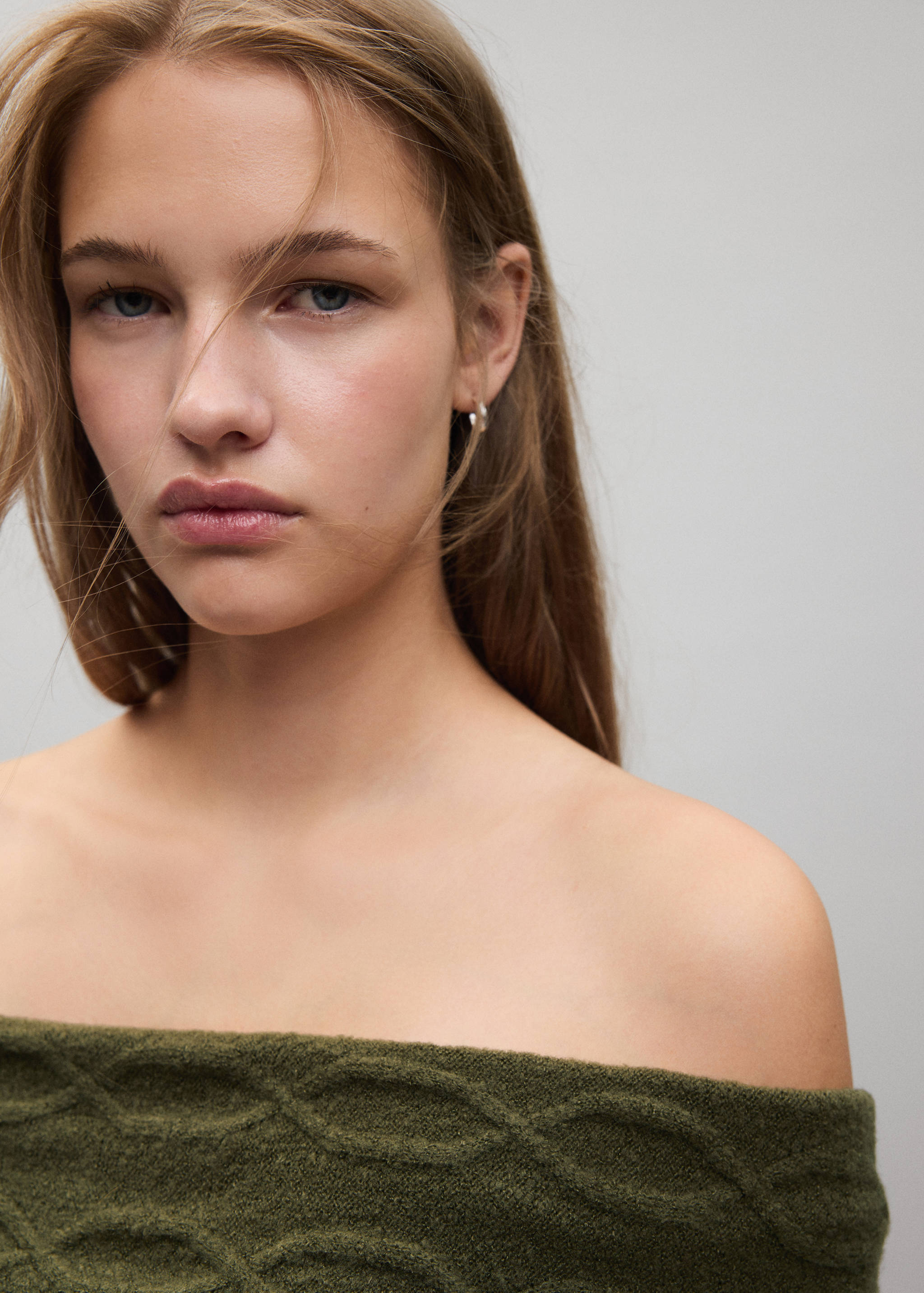 Off shoulders sweater - Details of the article 1