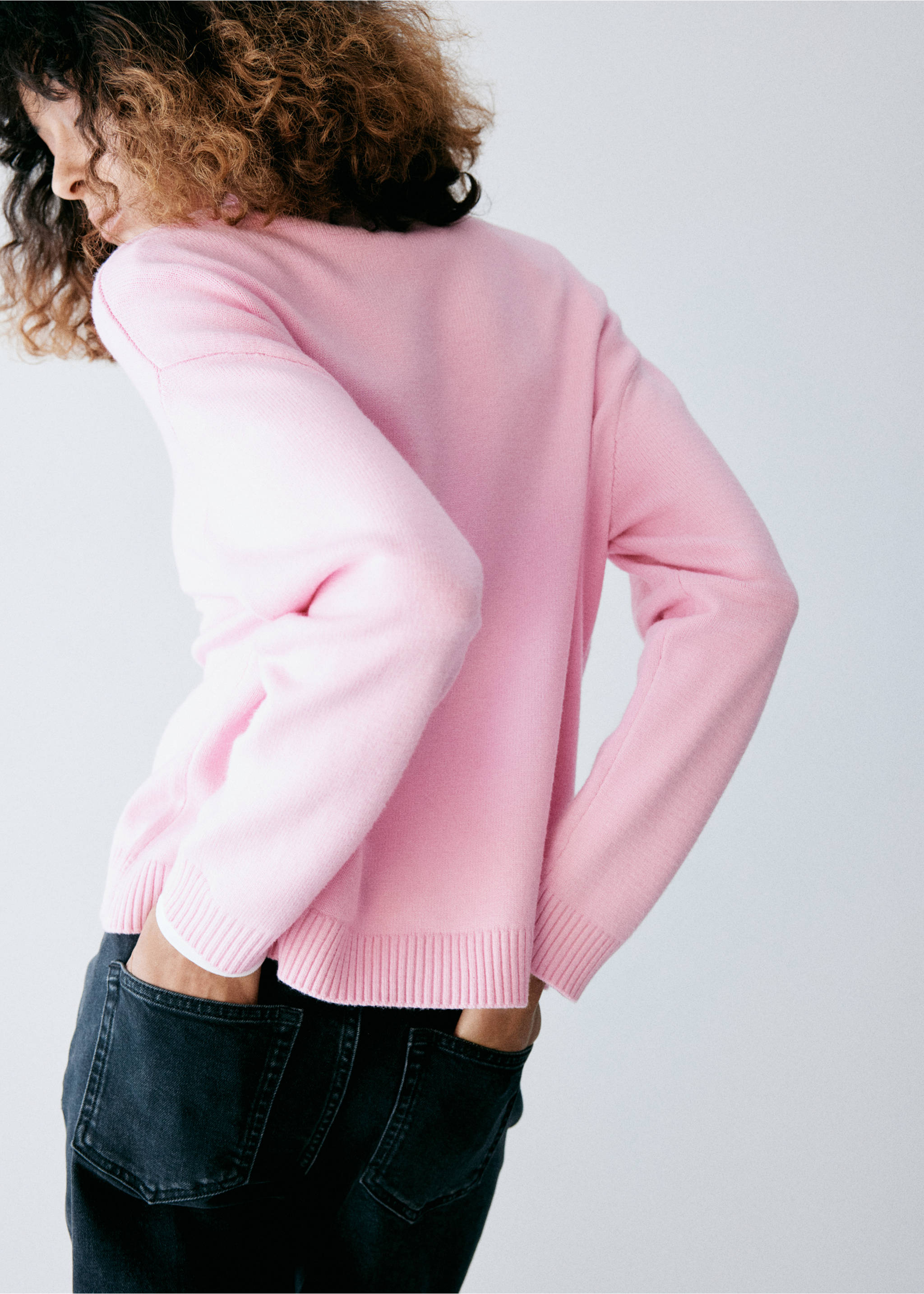 Pink knitted jersey, back view., Light Pink. Ref: 37007784-00.