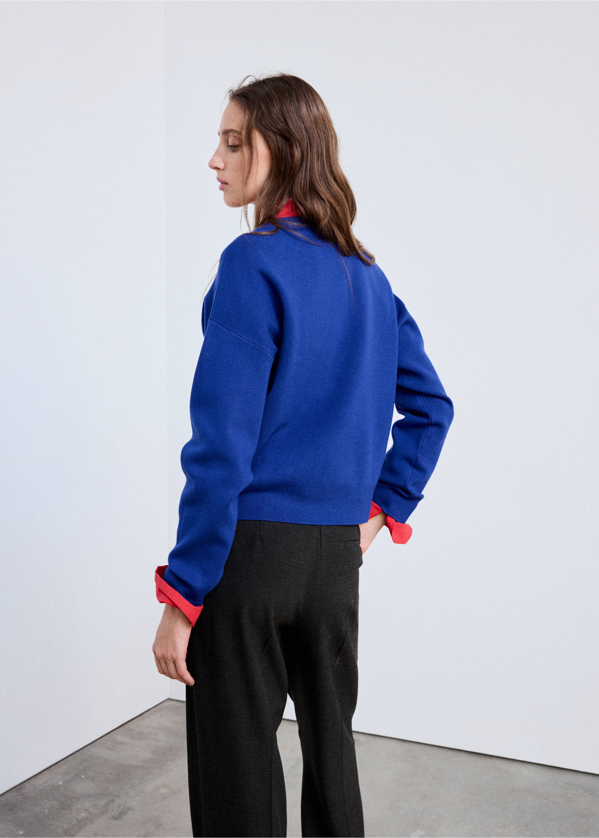 Round-neck knitted sweater - Reverse of the article, Vibrant blue. Ref: 37007785-00.