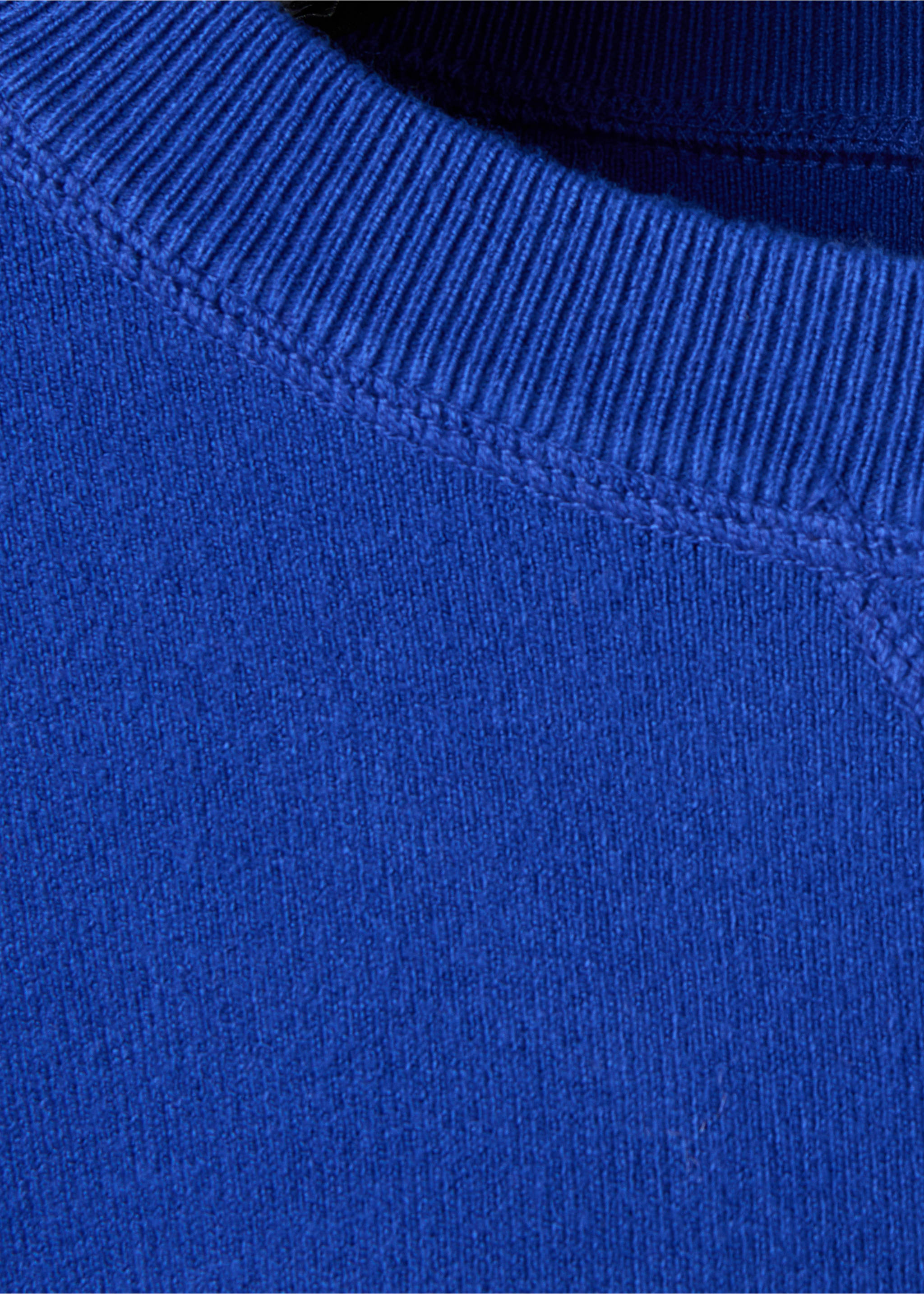 Round-neck knitted sweater - Details of the article 8, Vibrant blue. Ref: 37007785-00.