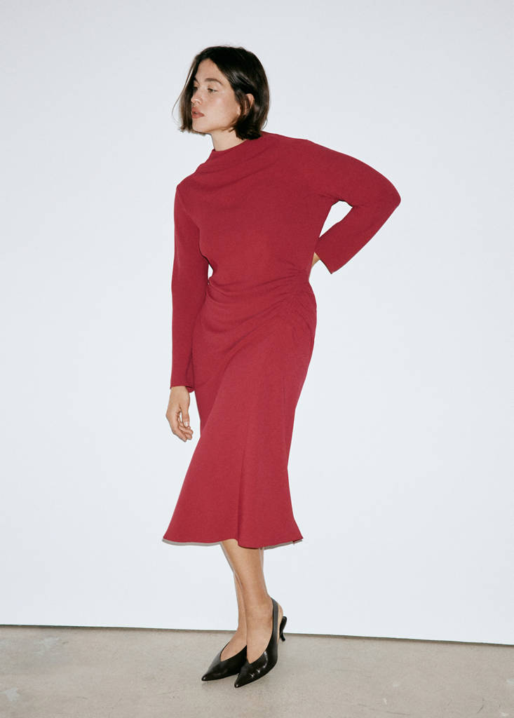 Long-sleeved ruched dress thumbnail 7
