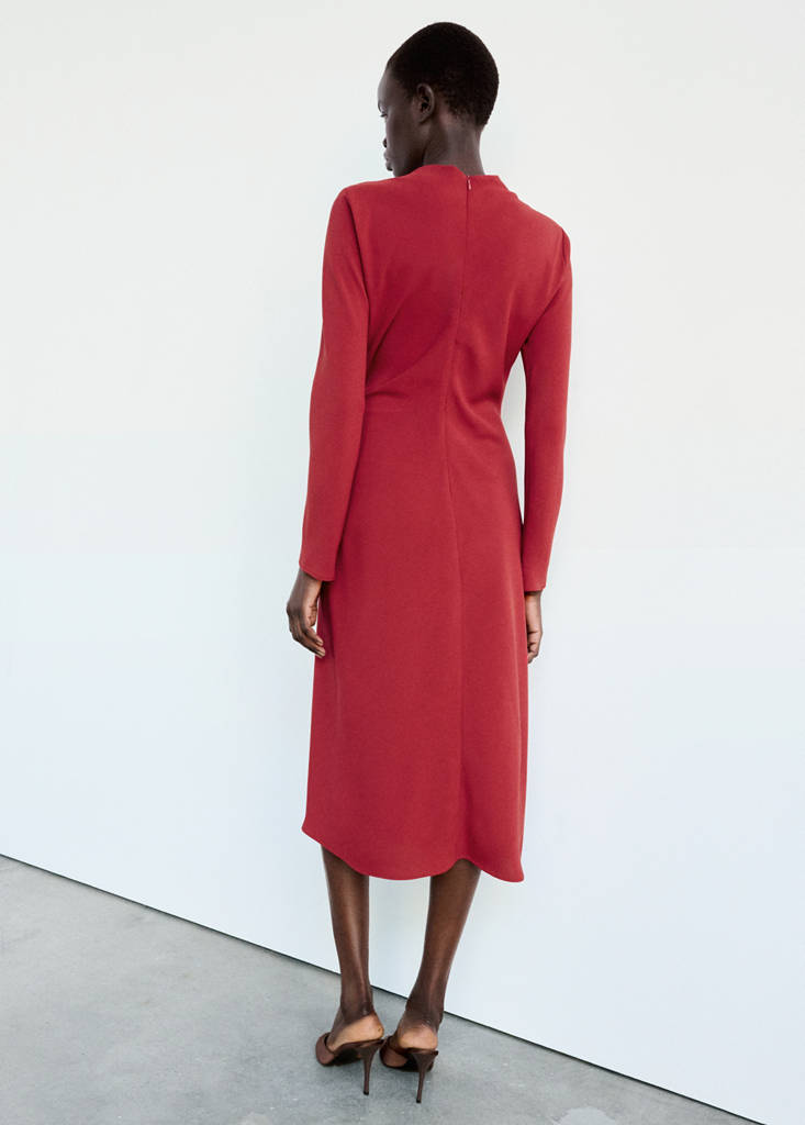 Long-sleeved ruched dress thumbnail 13