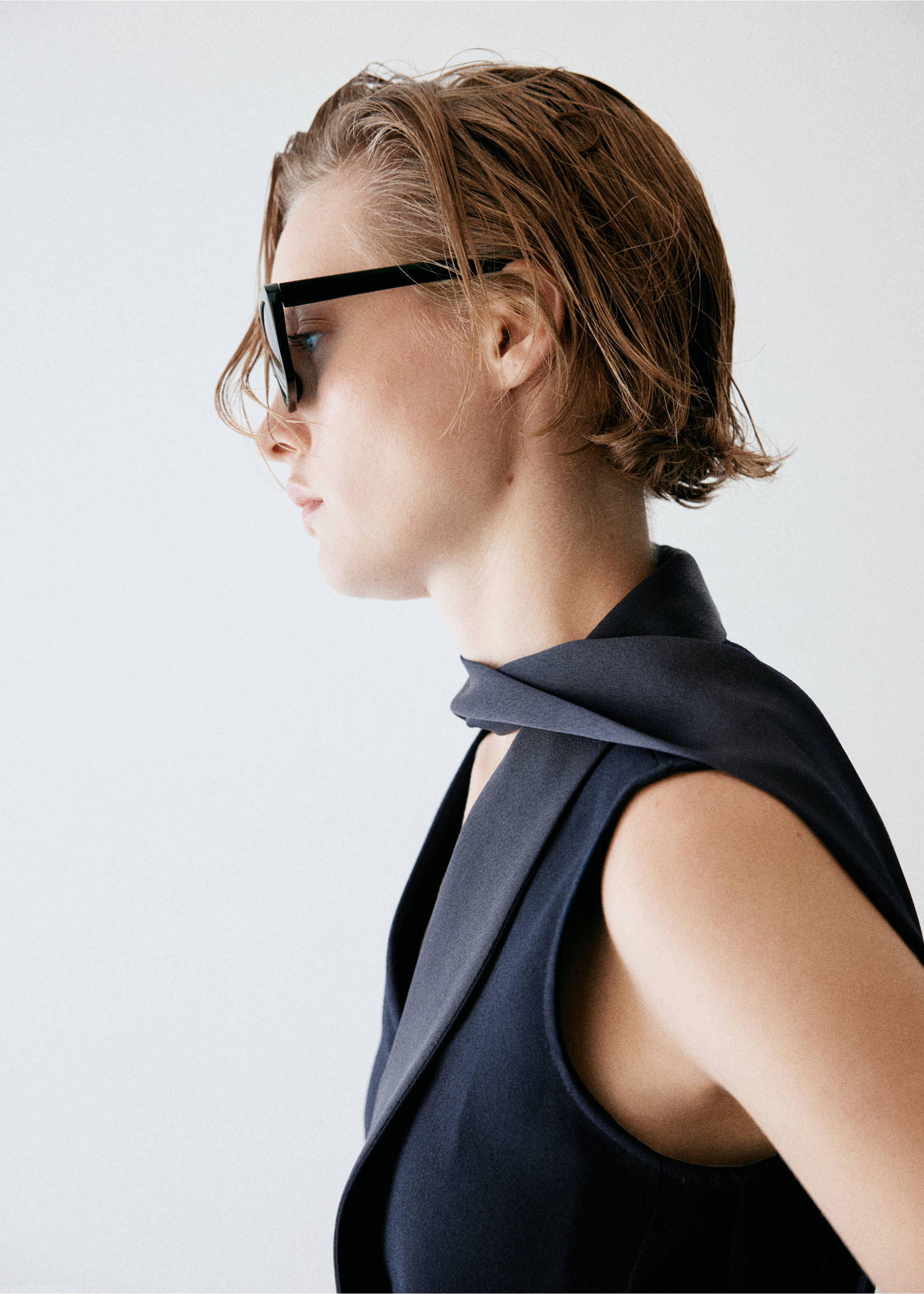 DRESS ELE - Détail de l'article 3, Bleu marine. Ref: 37007791-00.