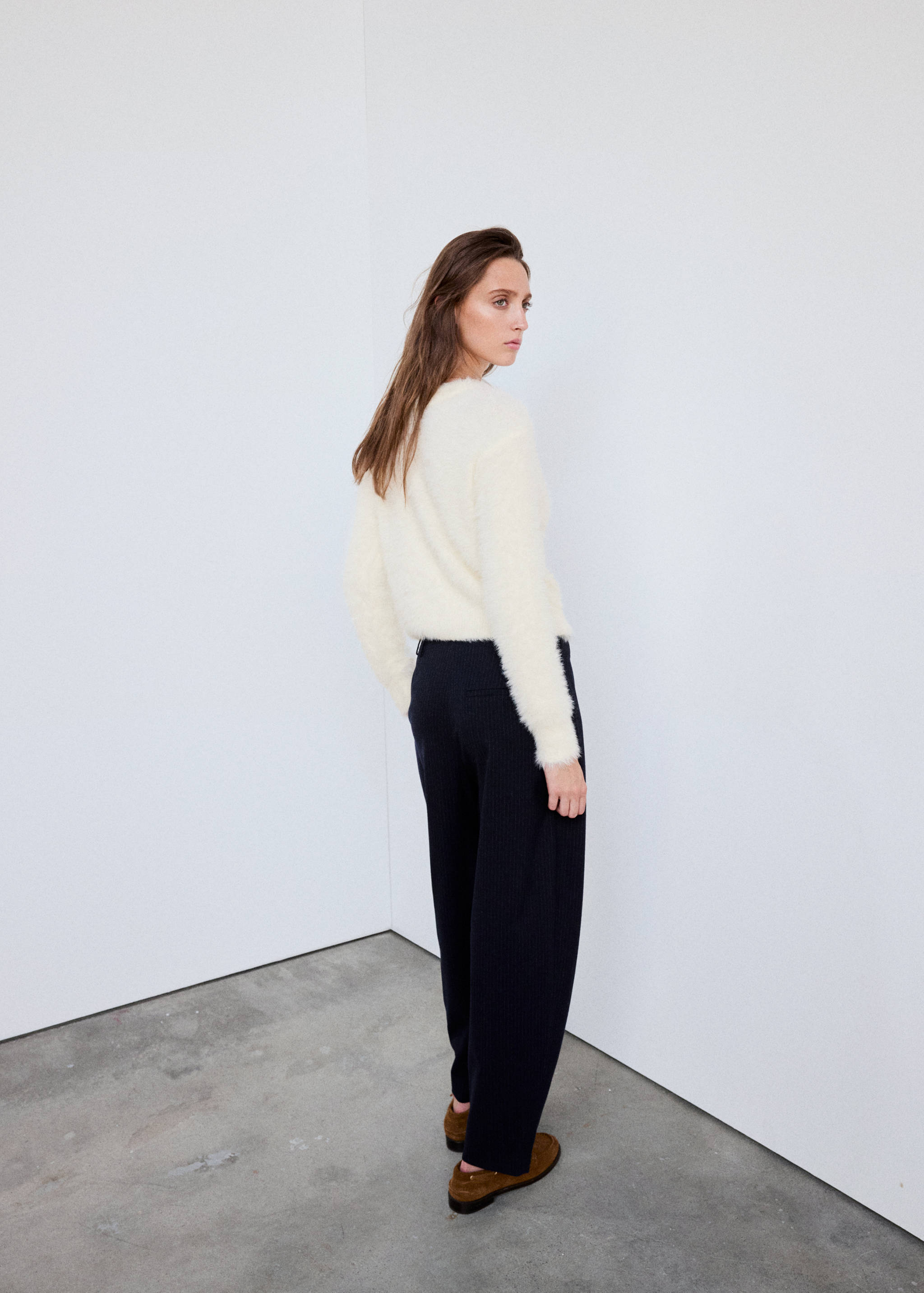 Faux fur jumper with a crew neck - Reverse of the article