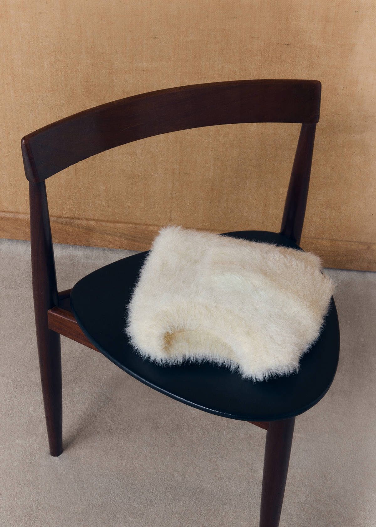 Faux fur jumper with a crew neck — Ecru
