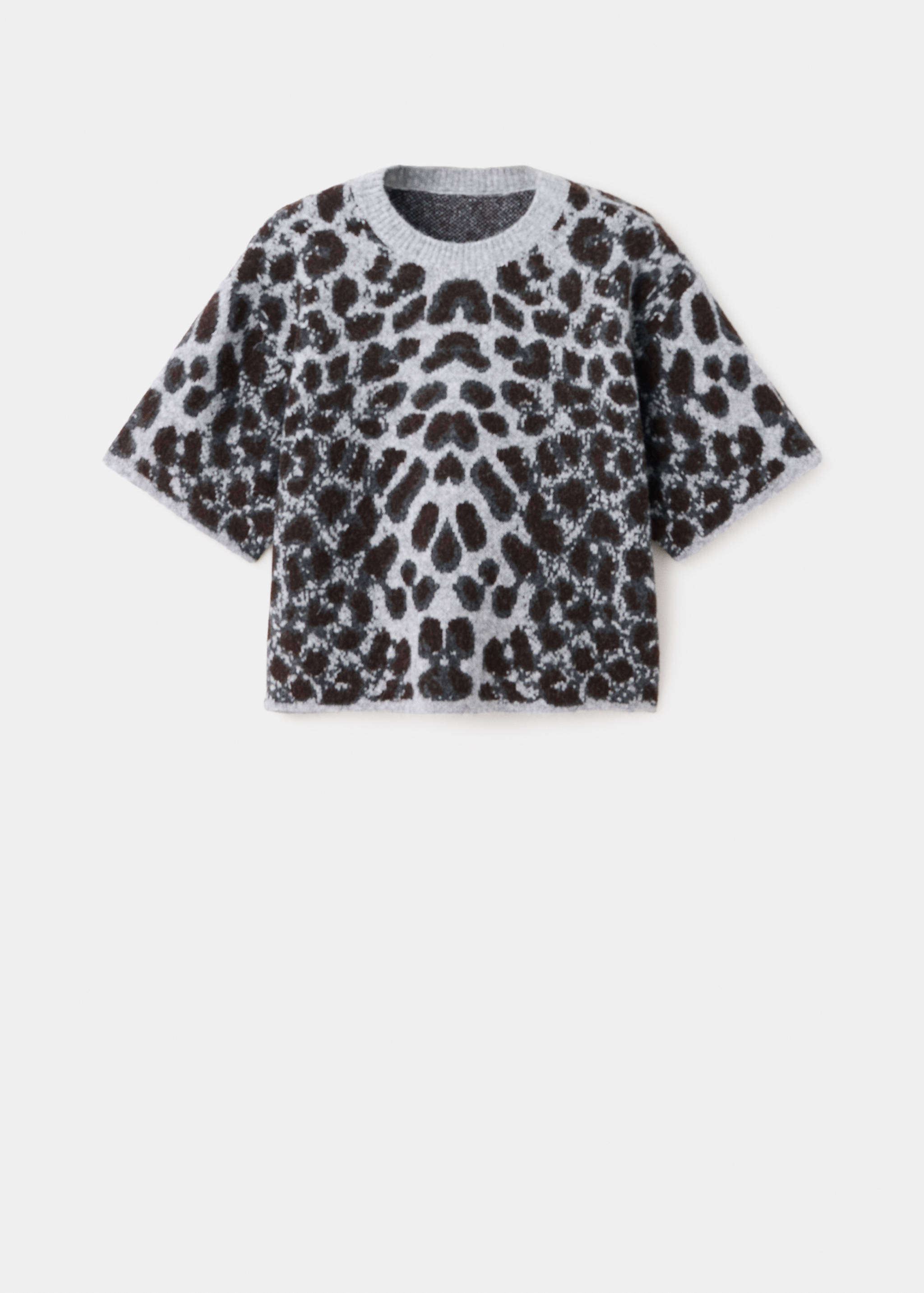 Grey leopard print knit jersey with a round neck and short sleeves.