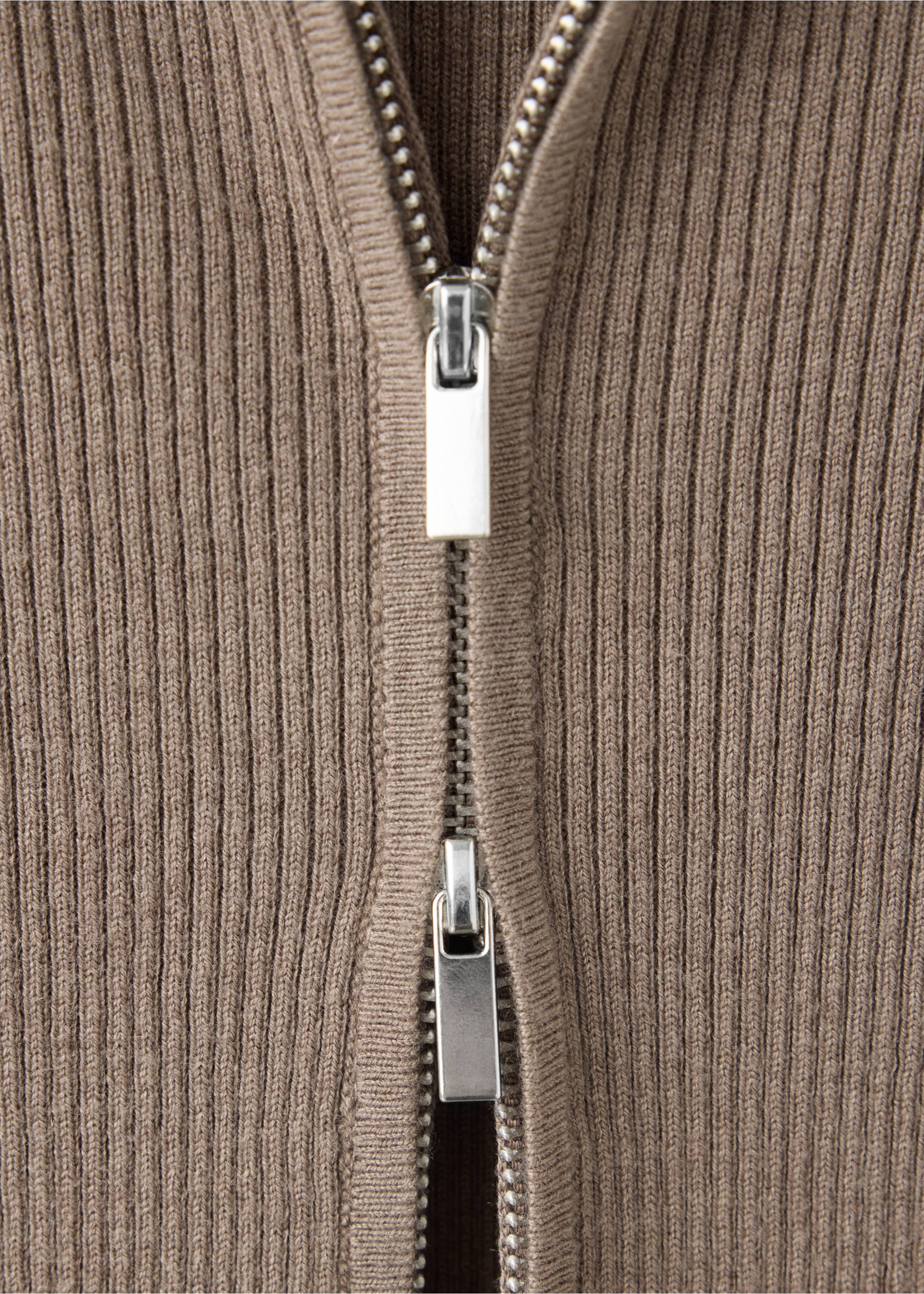 Cardigan maille côtelée capuche - Détail de l'article 8, Marron moyen. Ref: 37007814-00.