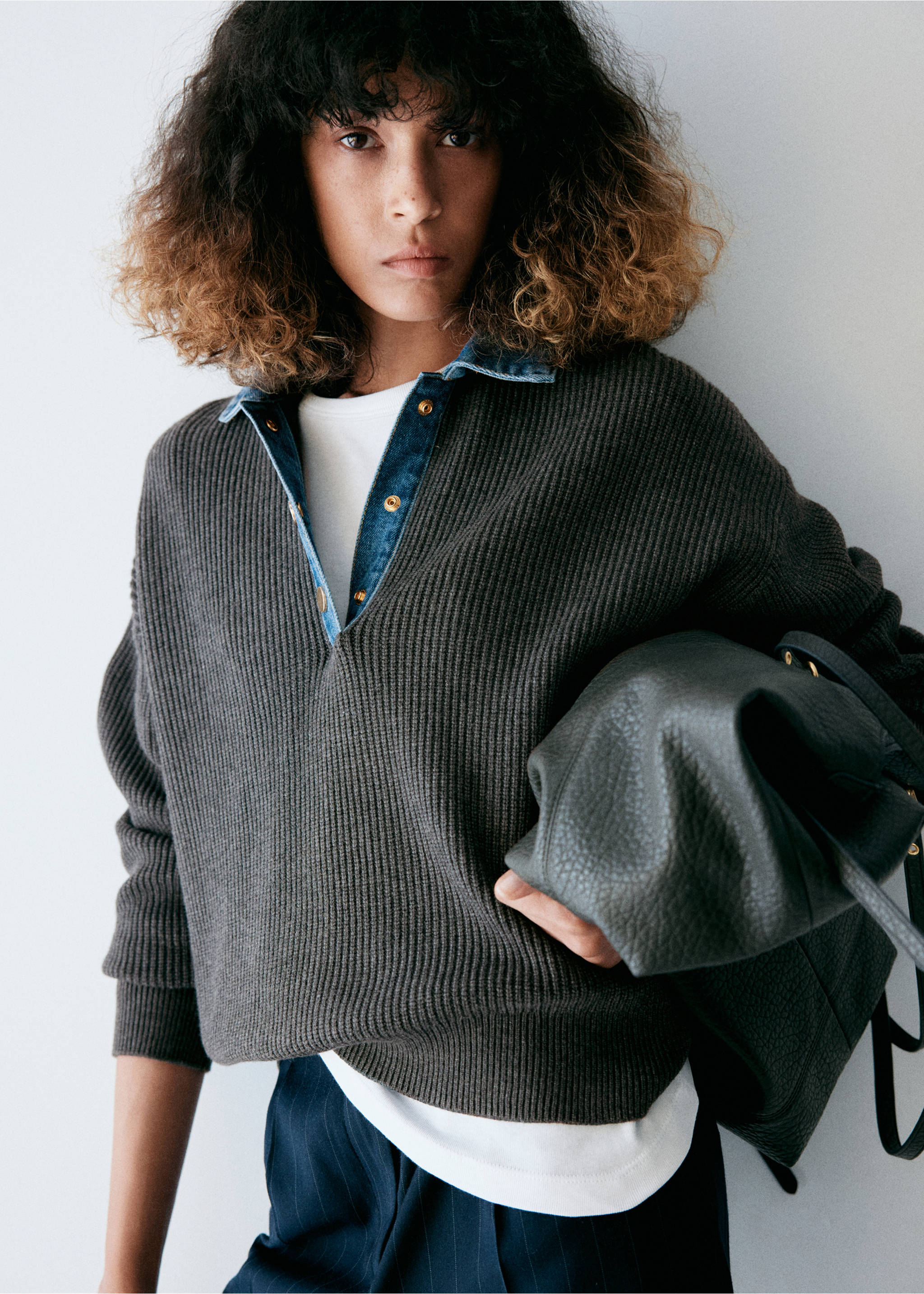 Pull en maille combiné contrastant - Plan moyen, Gris anthracite. Ref: 37007816-00.