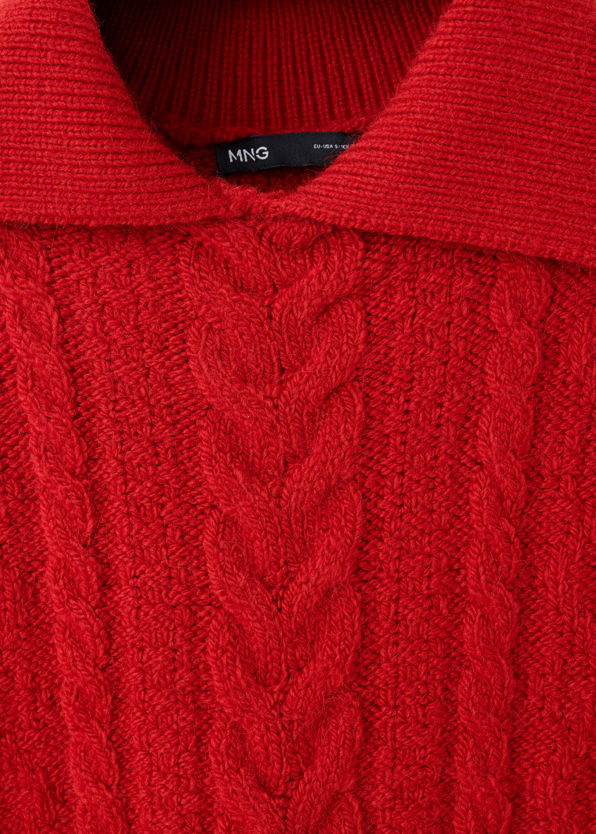 Red cable-knit jersey with a polo collar