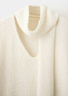V-neck sweater with scarf — Ecru 7