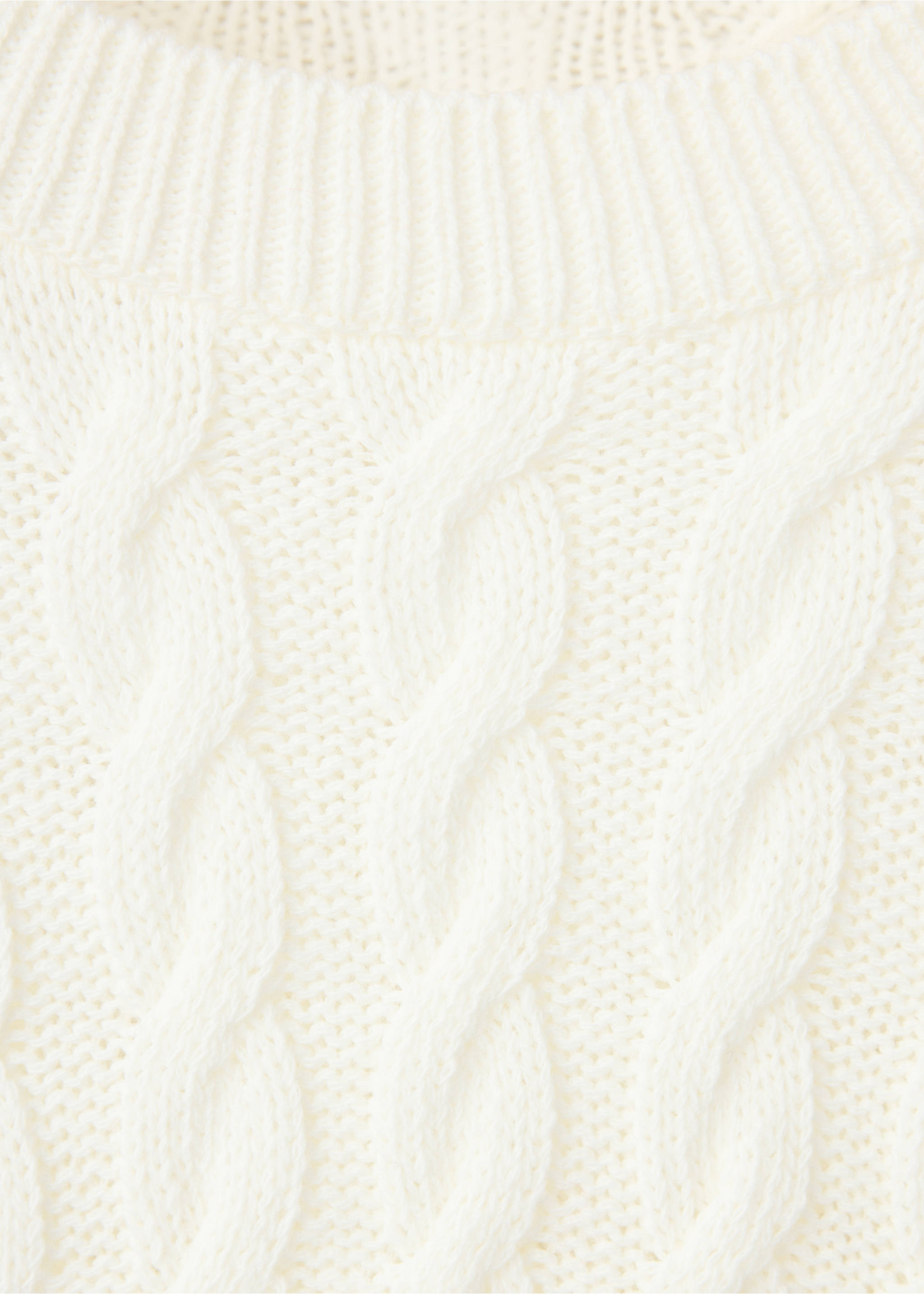 Close-up of an off-white cable-knit sweater with a ribbed round neckline., Ecru. Ref: 37007825-00.