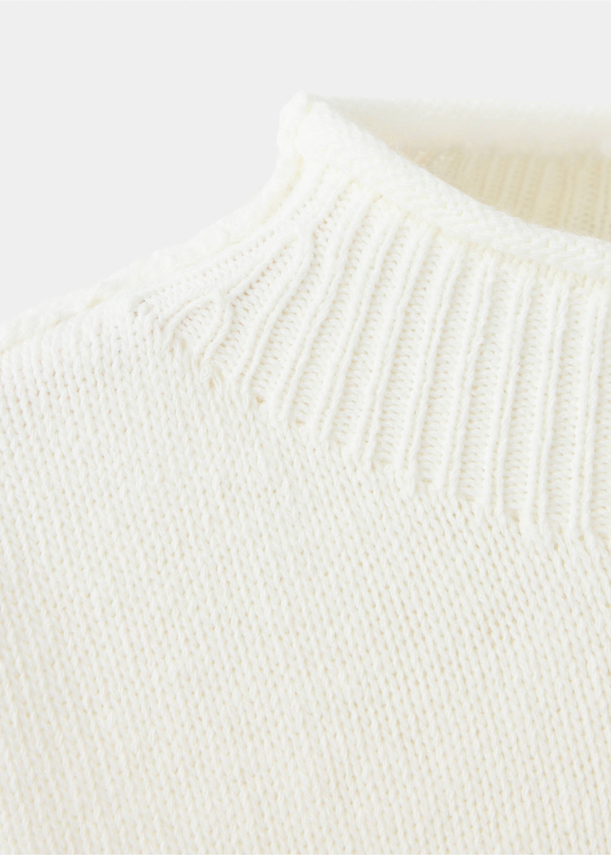 Mid-weight jumper with a high neck - Details of the article 8, Ecru. Ref: 37007826-00.