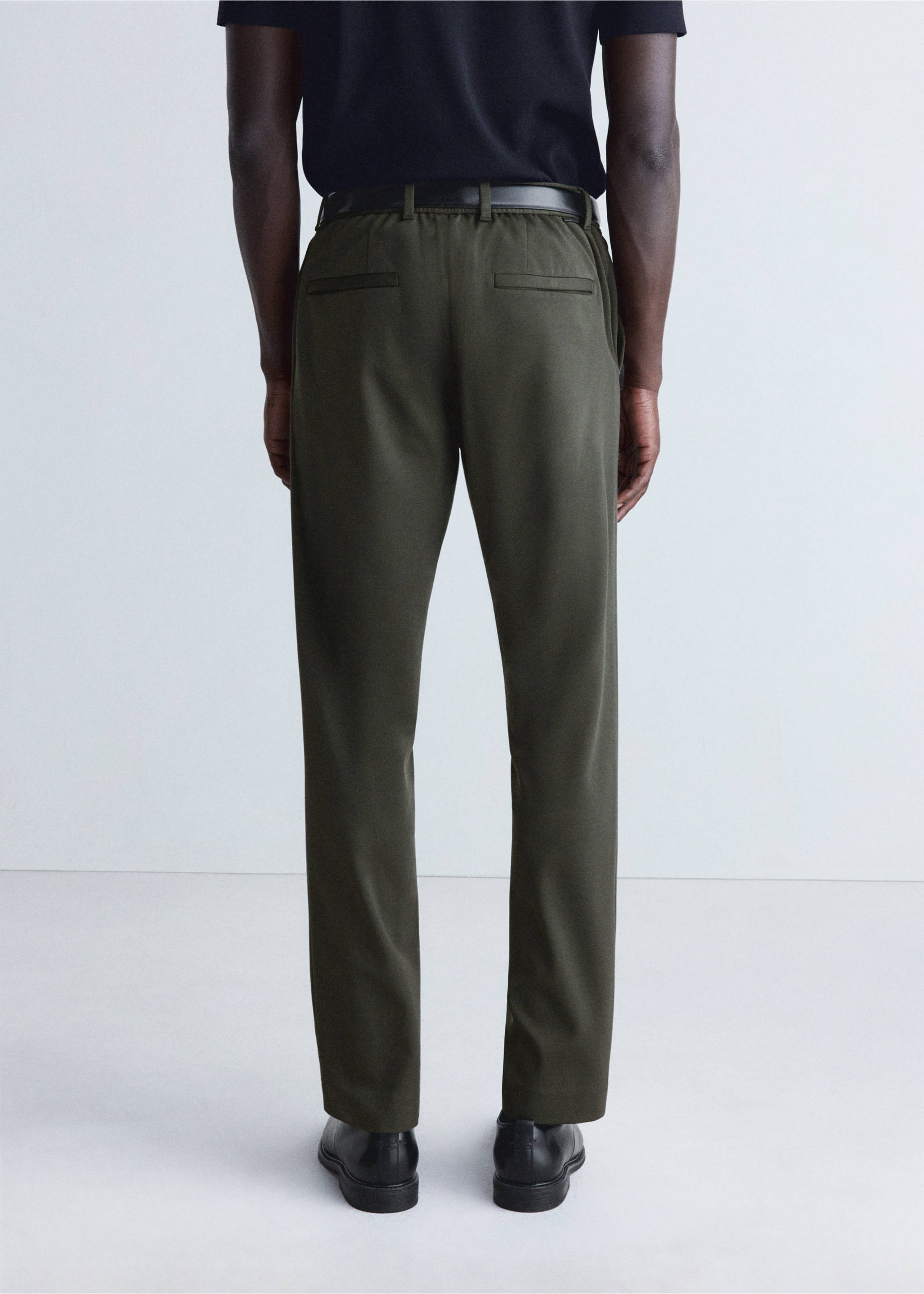 Pantalon slim fit en mélange de laine thermorégulant - Verso de l’article, Kaki. Ref: 37007889-00.