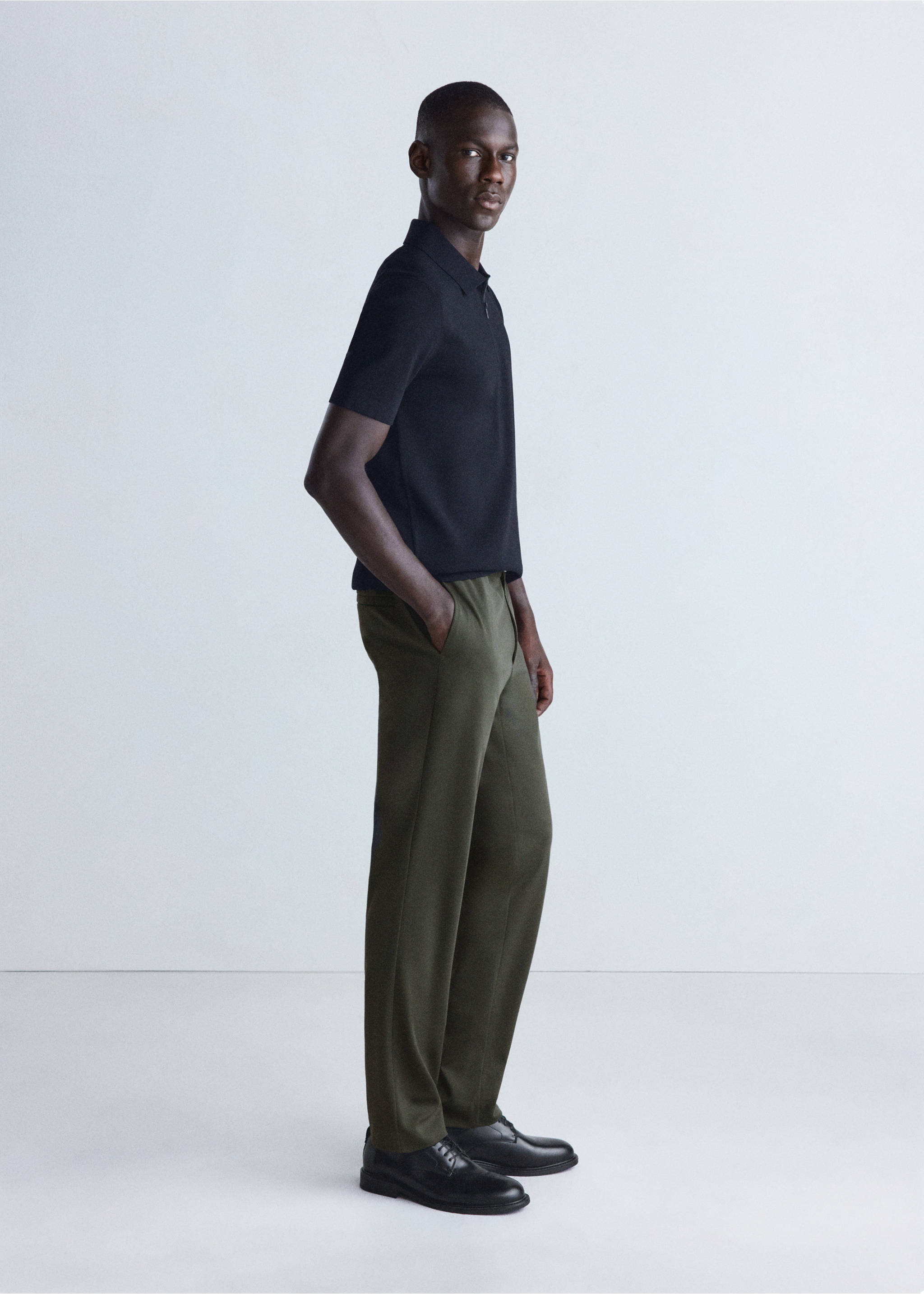 Pantalon slim fit en mélange de laine thermorégulant - Détail de l'article 2, Kaki. Ref: 37007889-00.