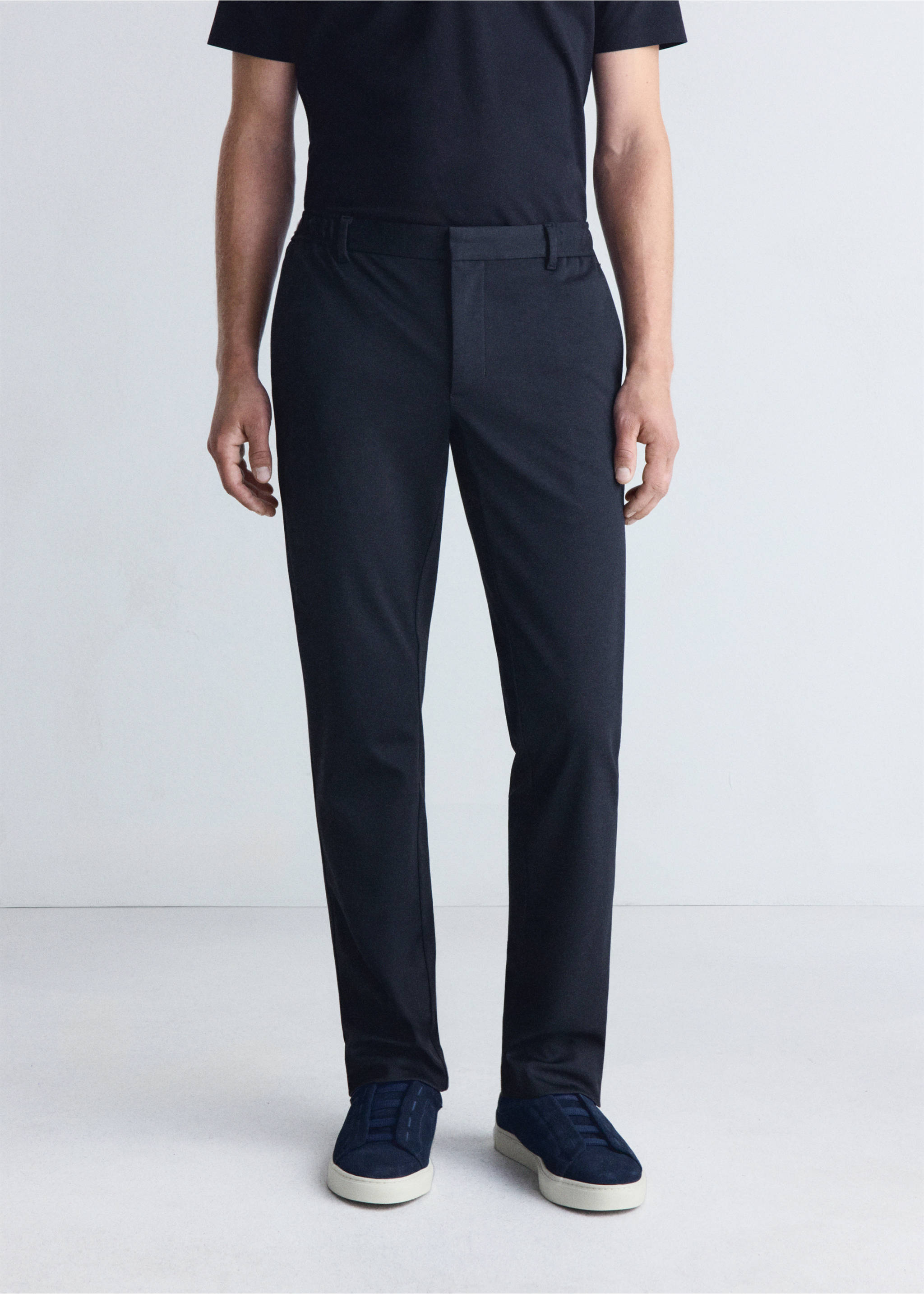 Pantalon slim fit en mélange de laine thermorégulant - Plan moyen, Bleu marine. Ref: 37007889-00.