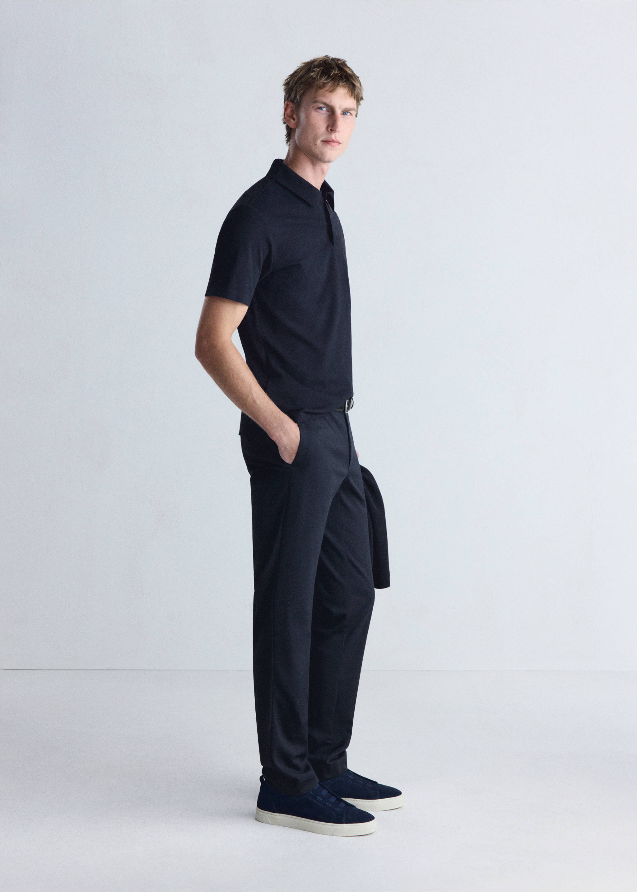 Pantalon slim fit en mélange de laine thermorégulant - Détail de l'article 2, Bleu marine. Ref: 37007889-00.