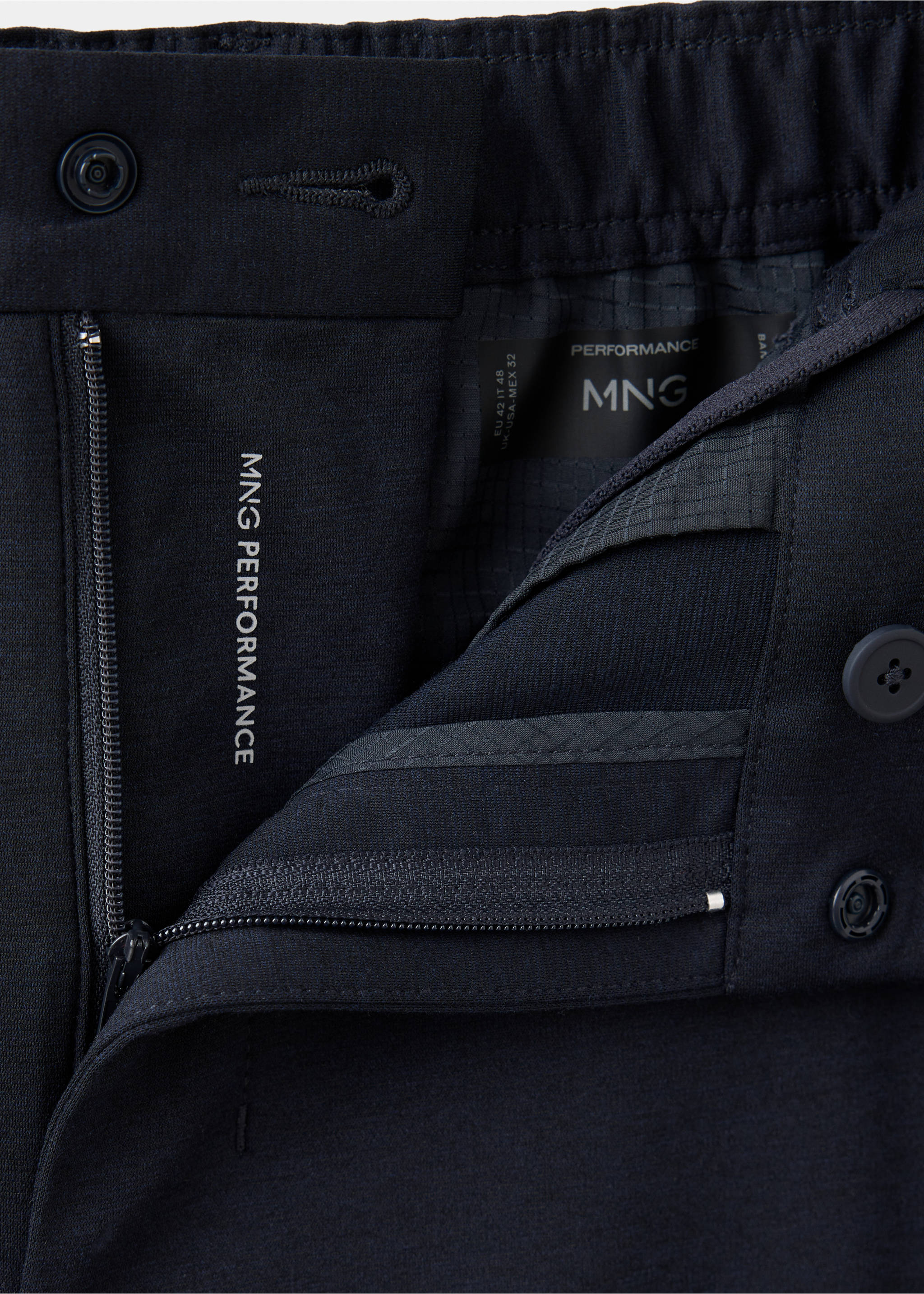 Pantalon slim fit en mélange de laine thermorégulant - Détail de l'article 8, Bleu marine. Ref: 37007889-00.