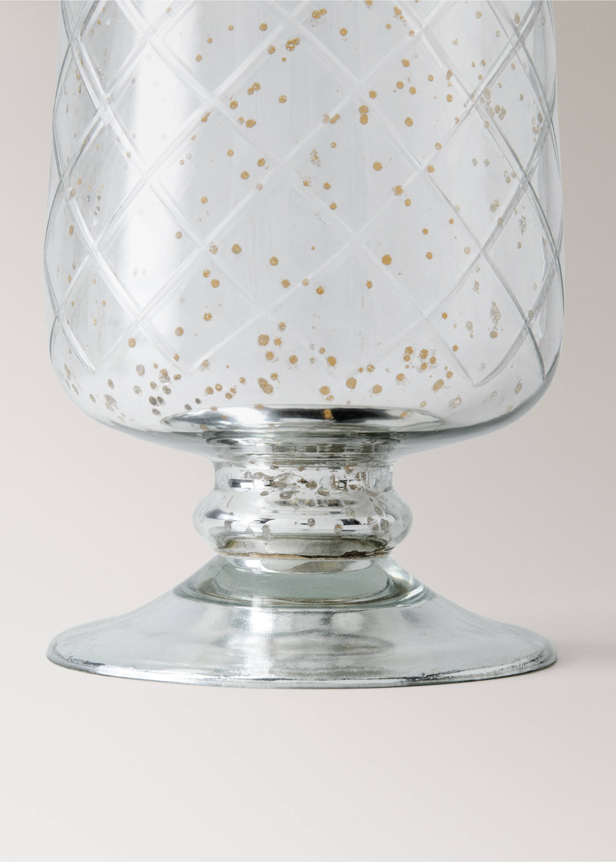 Glass candle holder with a diamond lattice pattern and distressed silver pedestal base., Silver. Ref: 37007900-00.