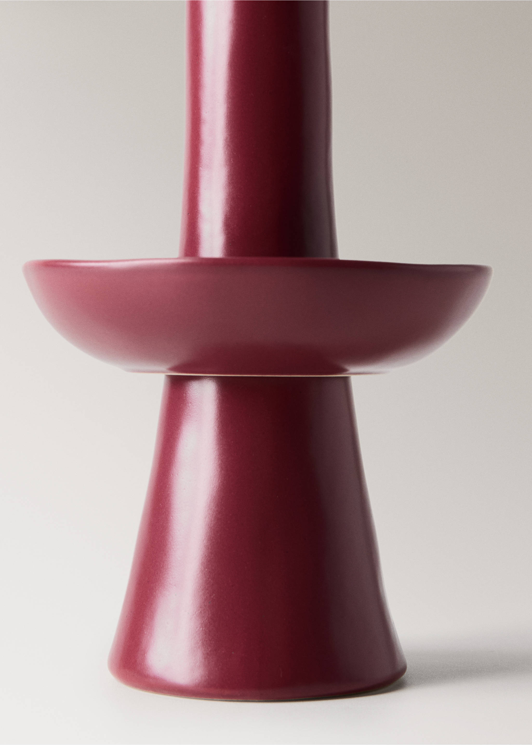 Kerzenhalter aus Steingut - Detail des Artikels 2, Granatrot. Ref: 37007901-00.