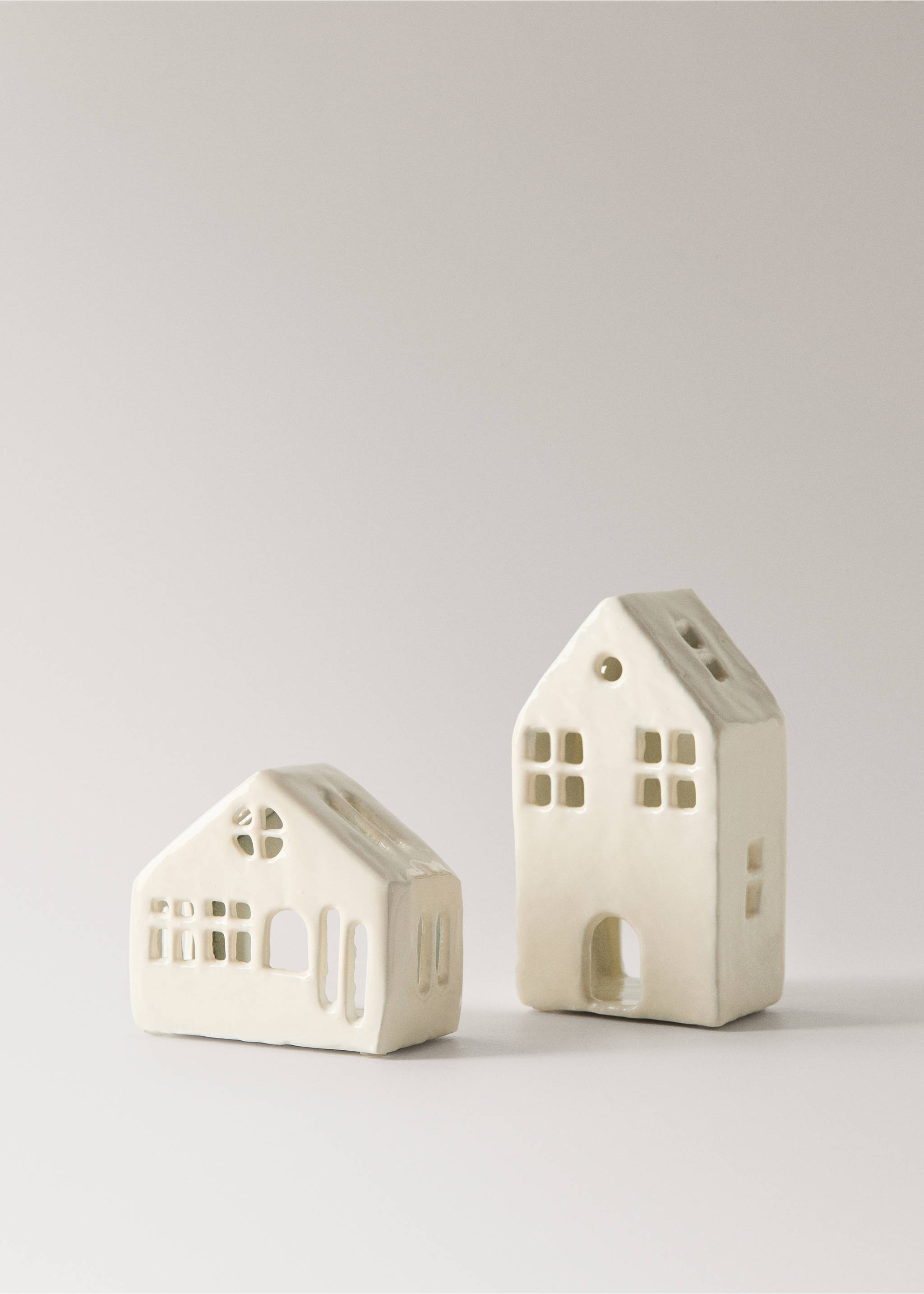 Off-white ceramic house-shaped candle holder detail., Off White. Ref: 37007906-00.
